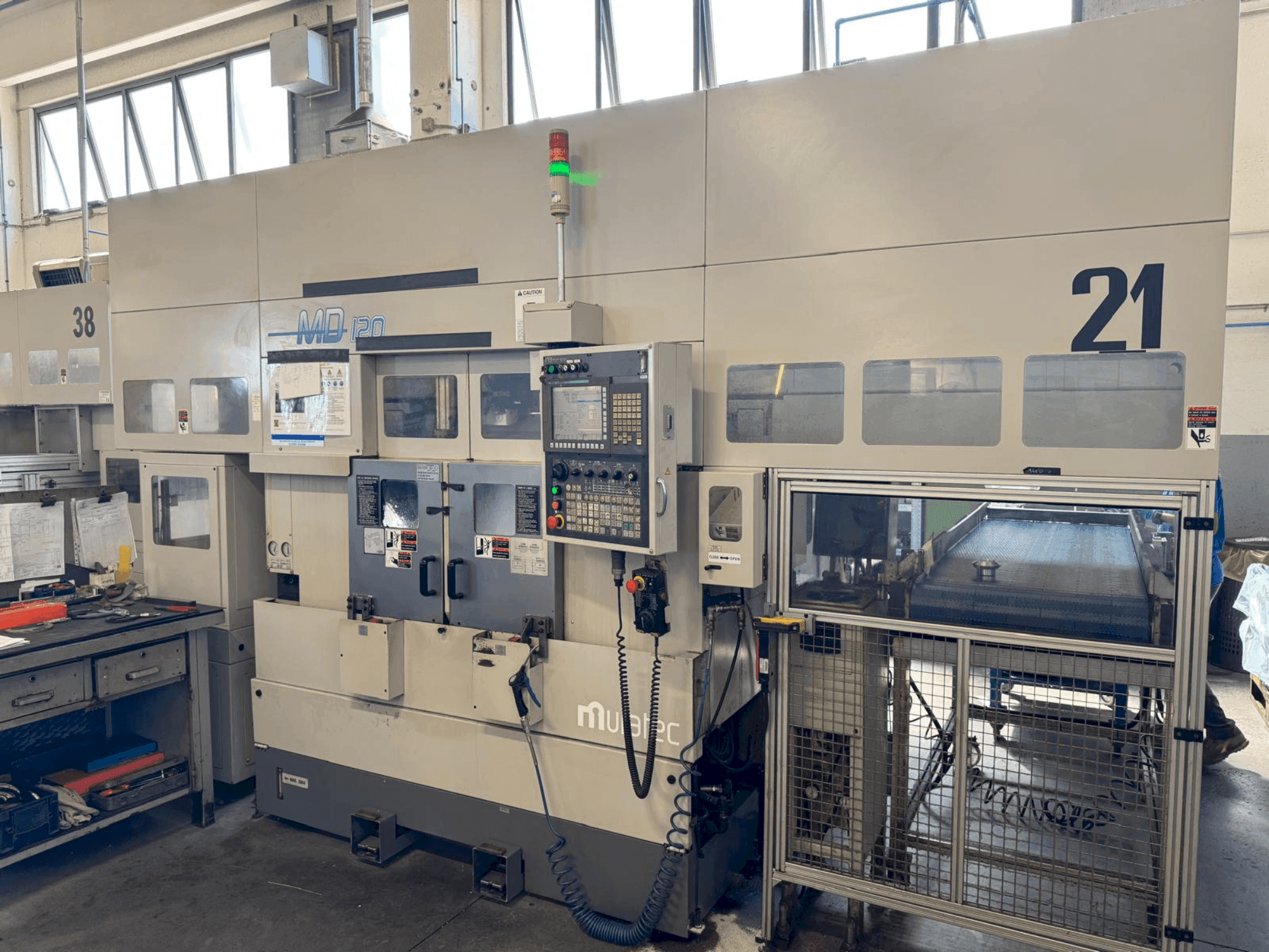 Vue de face de la machine MURATA Model MURATEC MD 120