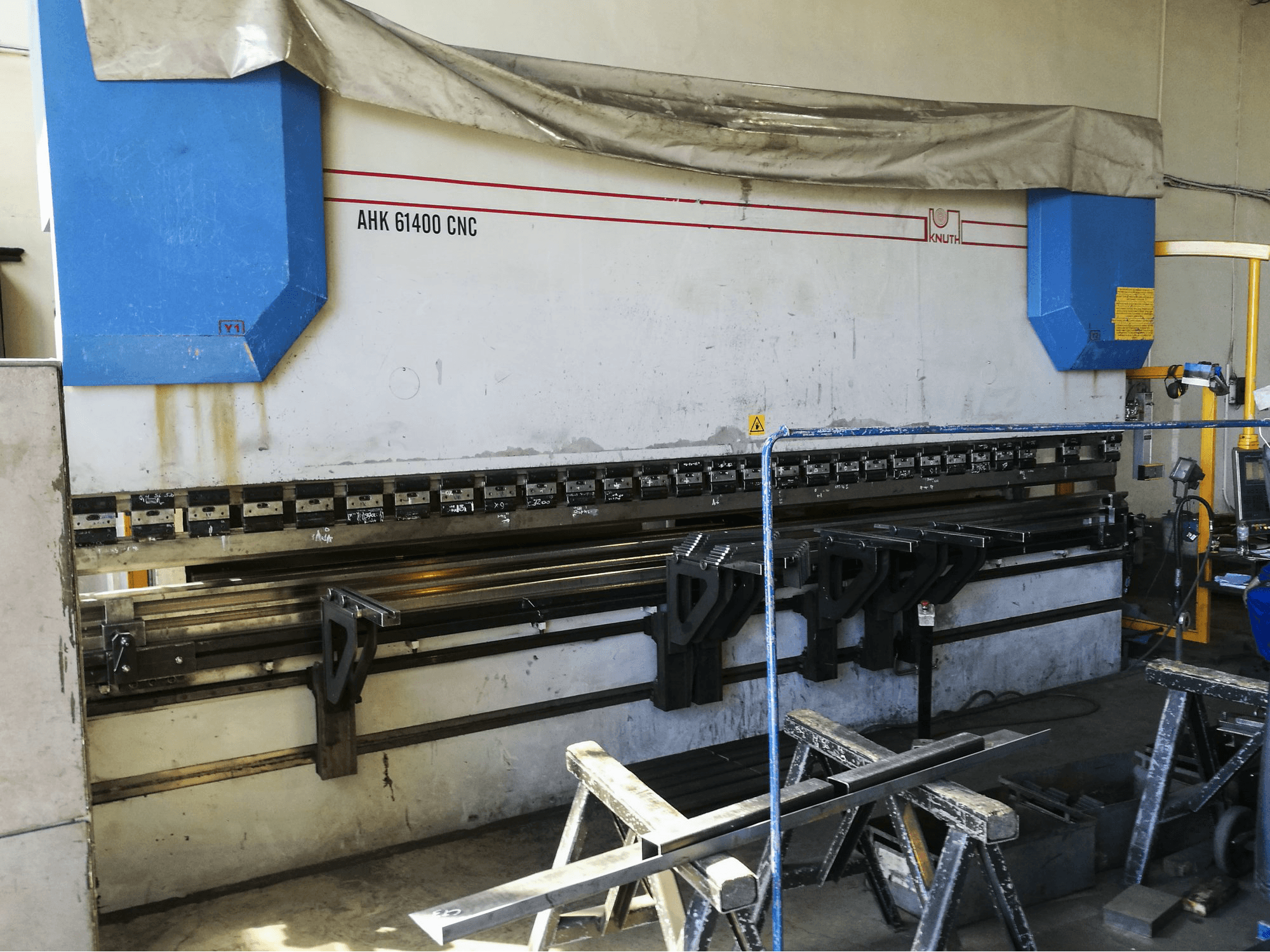 Left view of KNUTH AHK 61400 CNC Machine