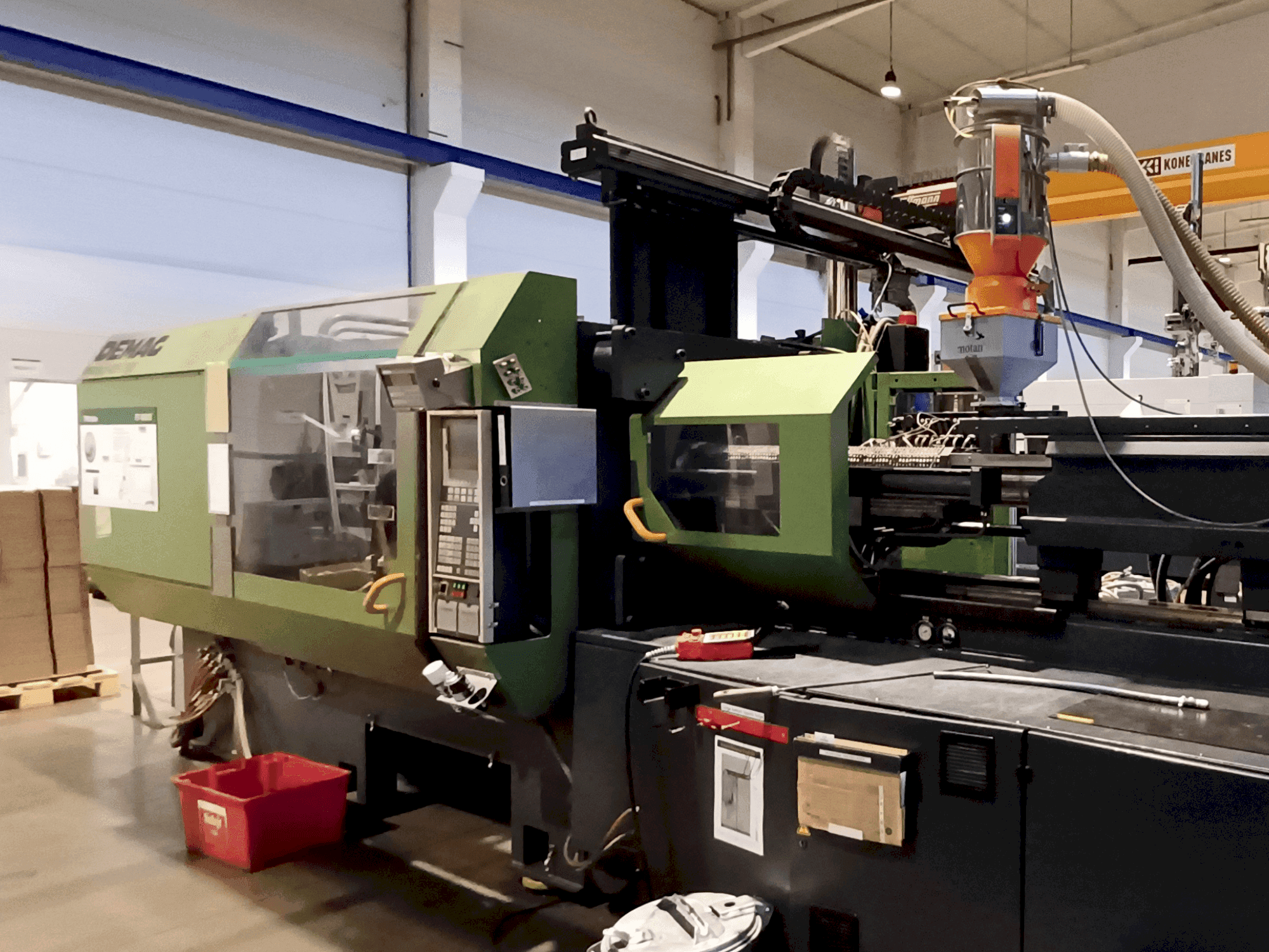 Vue de face de la machine DEMAG ERGOTECH 4200-2300