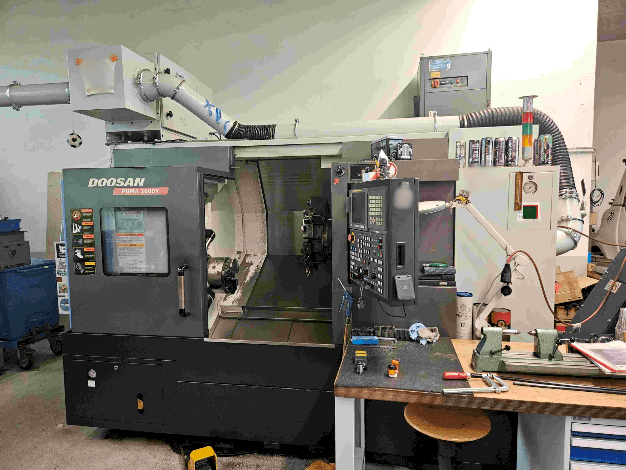 Vue de face de la machine DOOSAN PUMA 2600Y