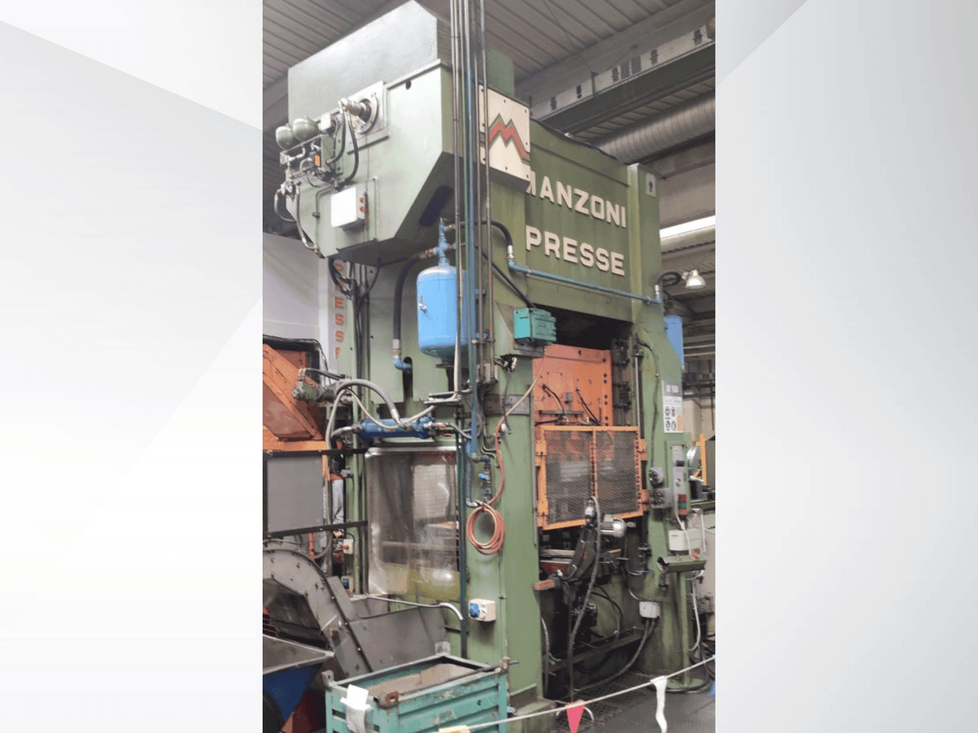 Vue de face de la machine RAVNE PRESSES Manzoni 160