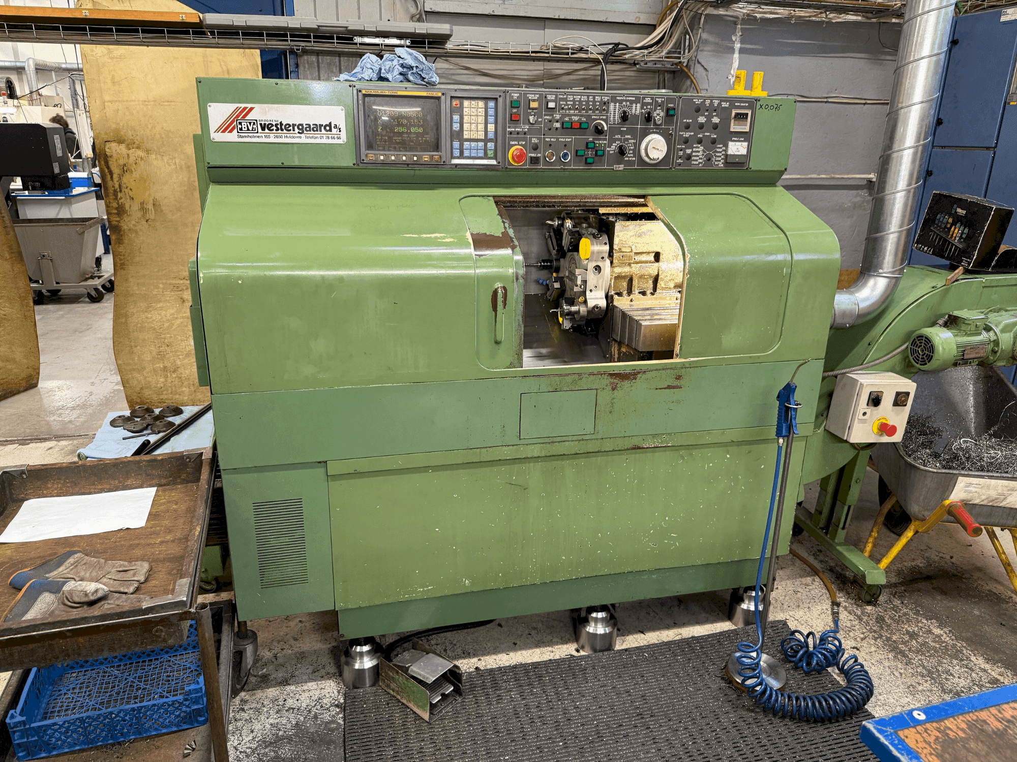 Vue de face de la machine NAKAMURA TMC-15