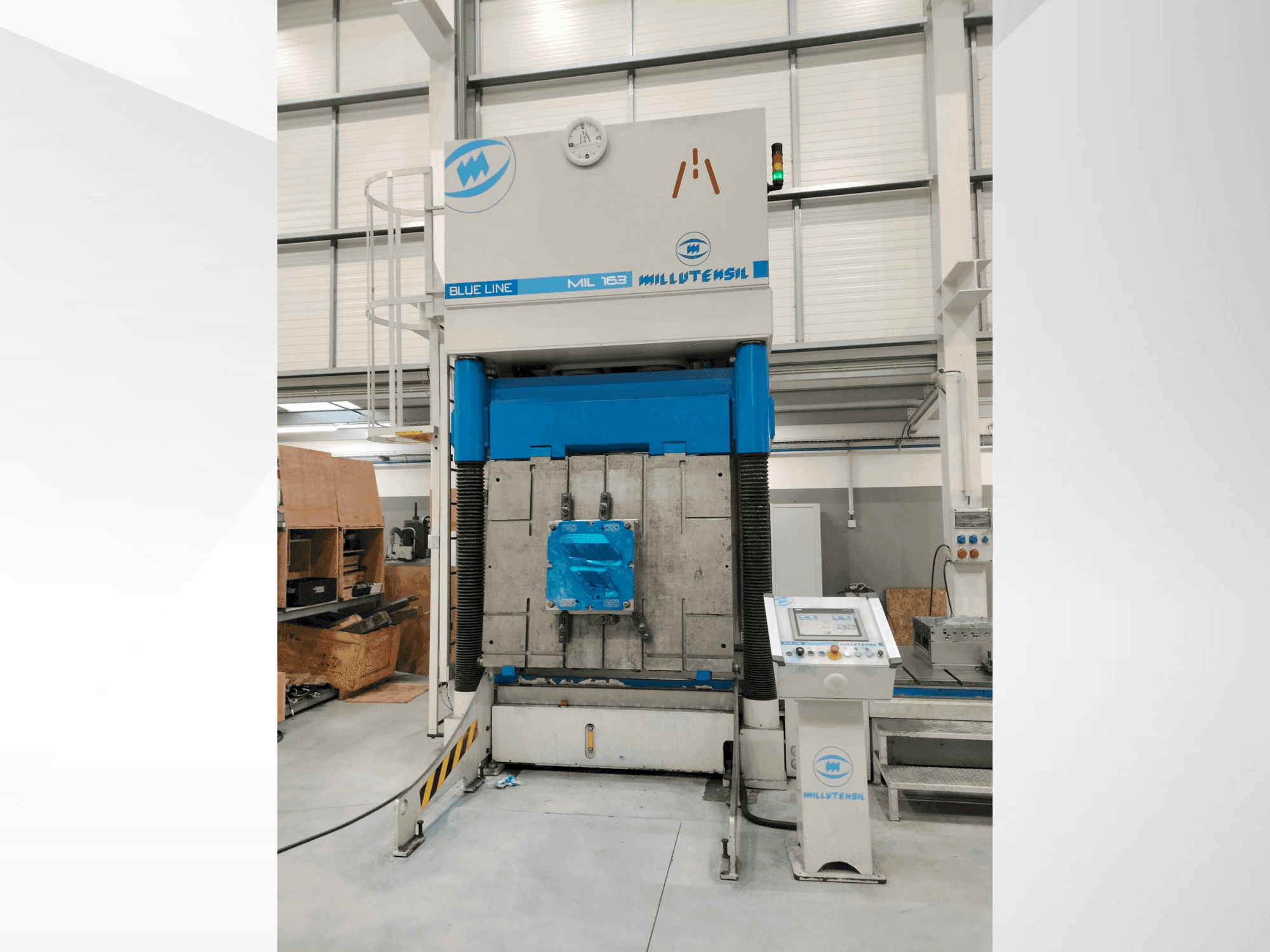 Vue de face de la machine MILLUTENSIL MIL 163