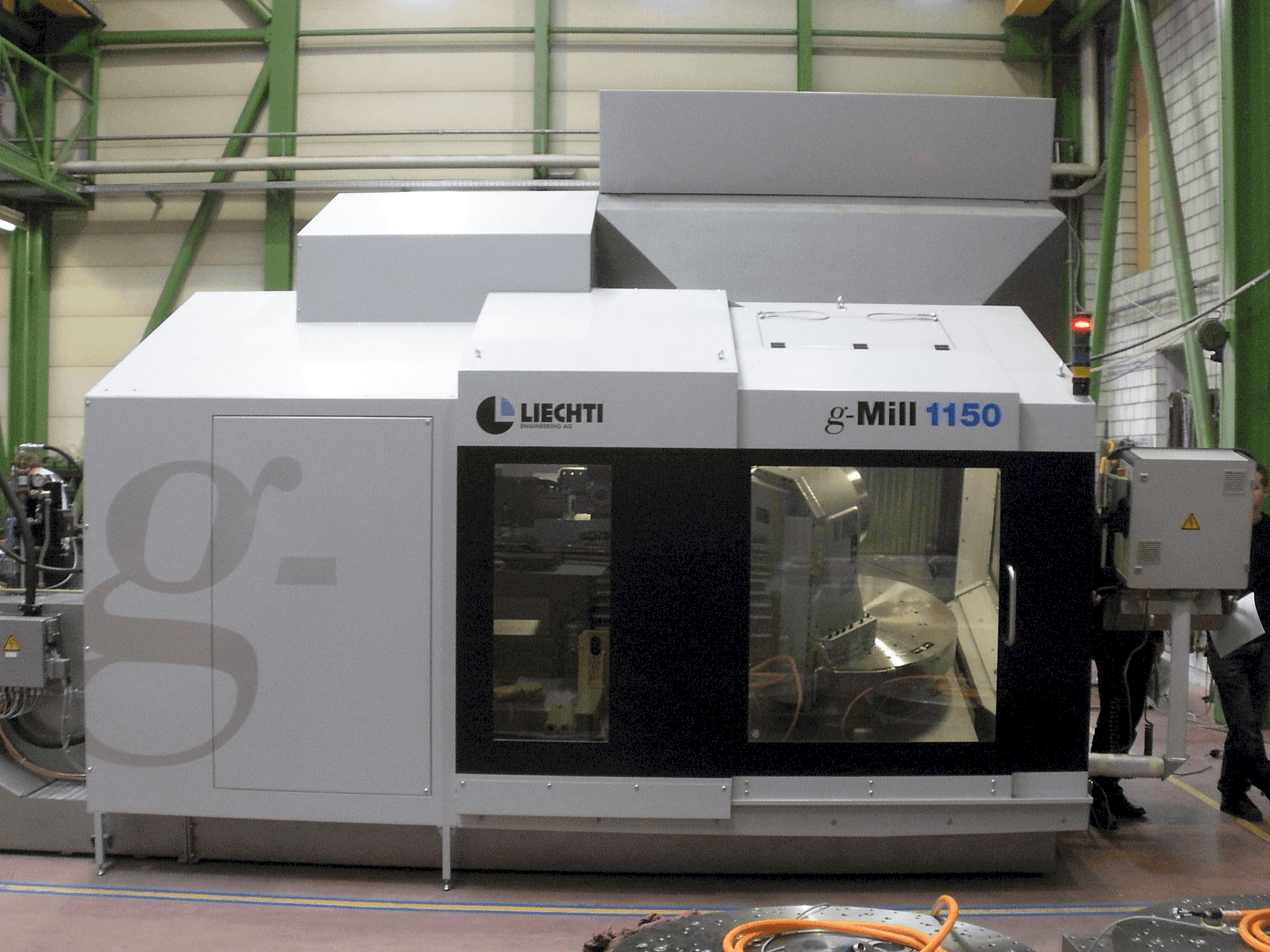 Vue de face de la machine Liechti G-Mill 1150
