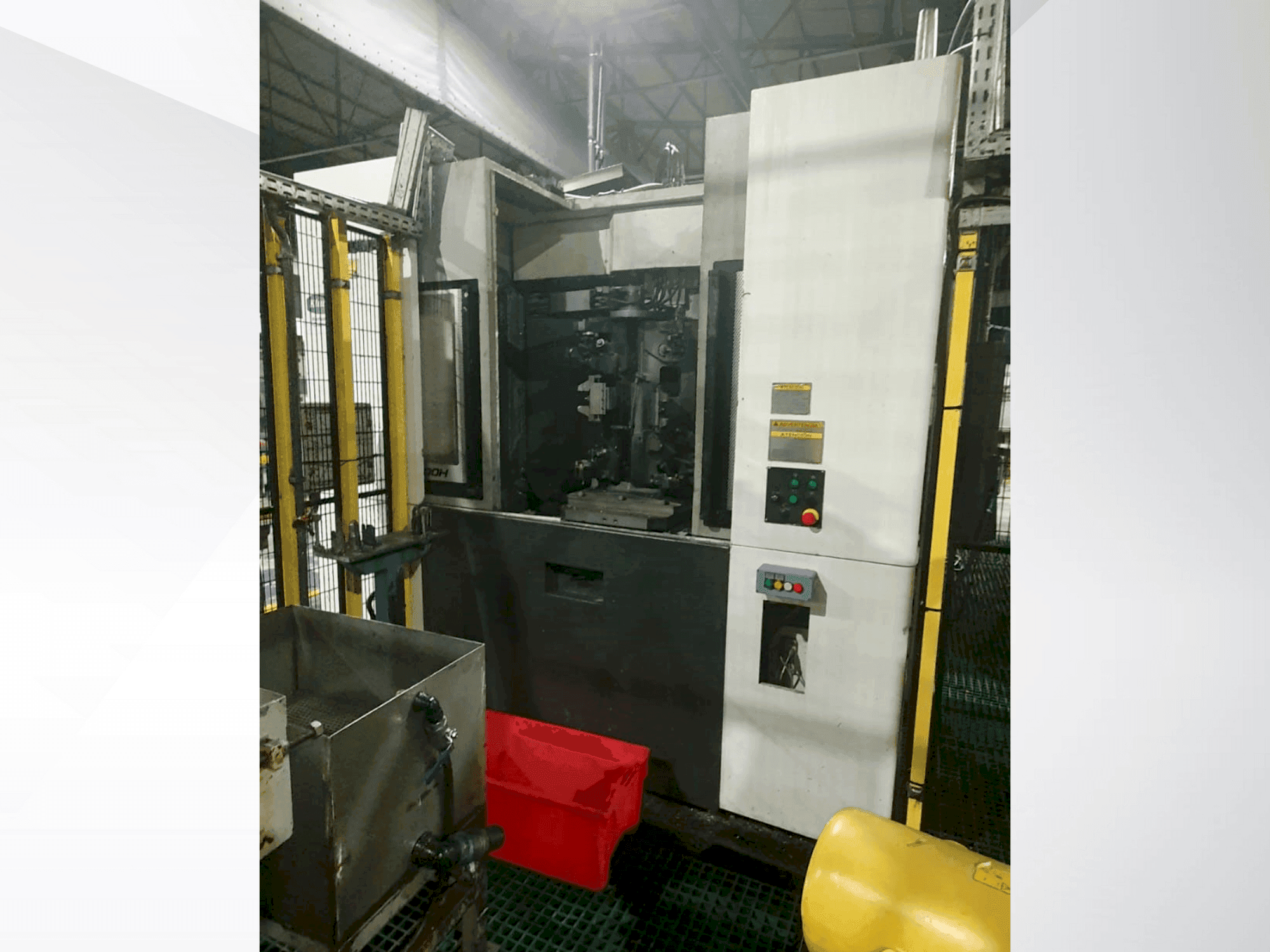 Vue de face de la machine Okuma MB-5000H