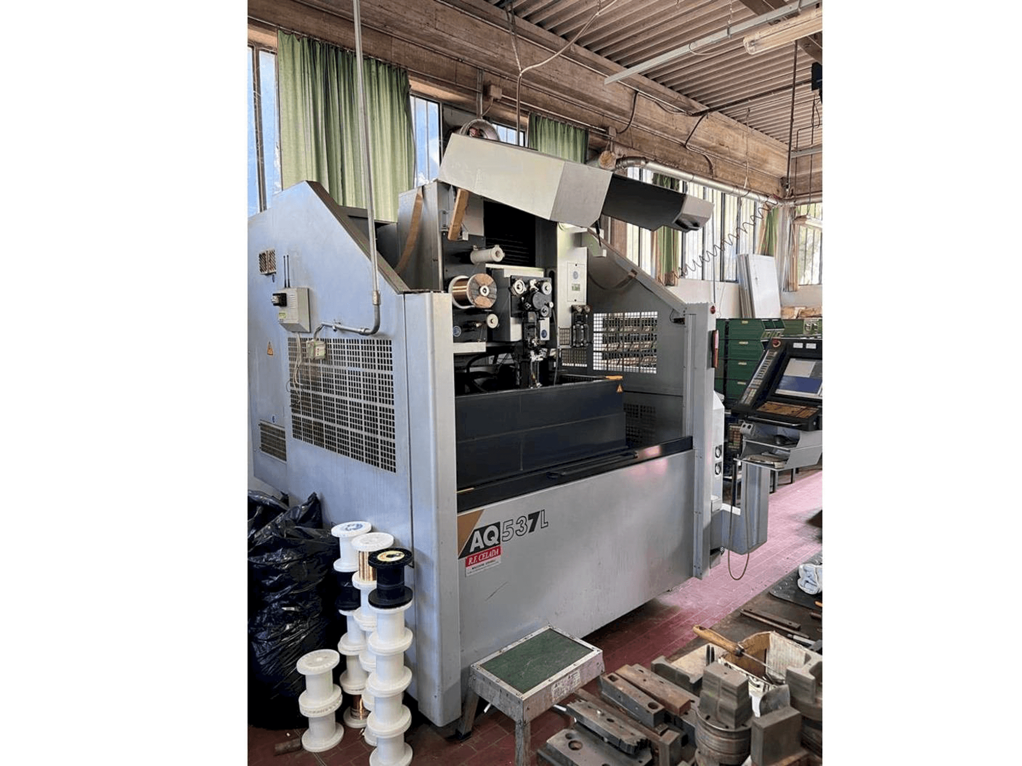 Front view of Sodick AQ537L machine