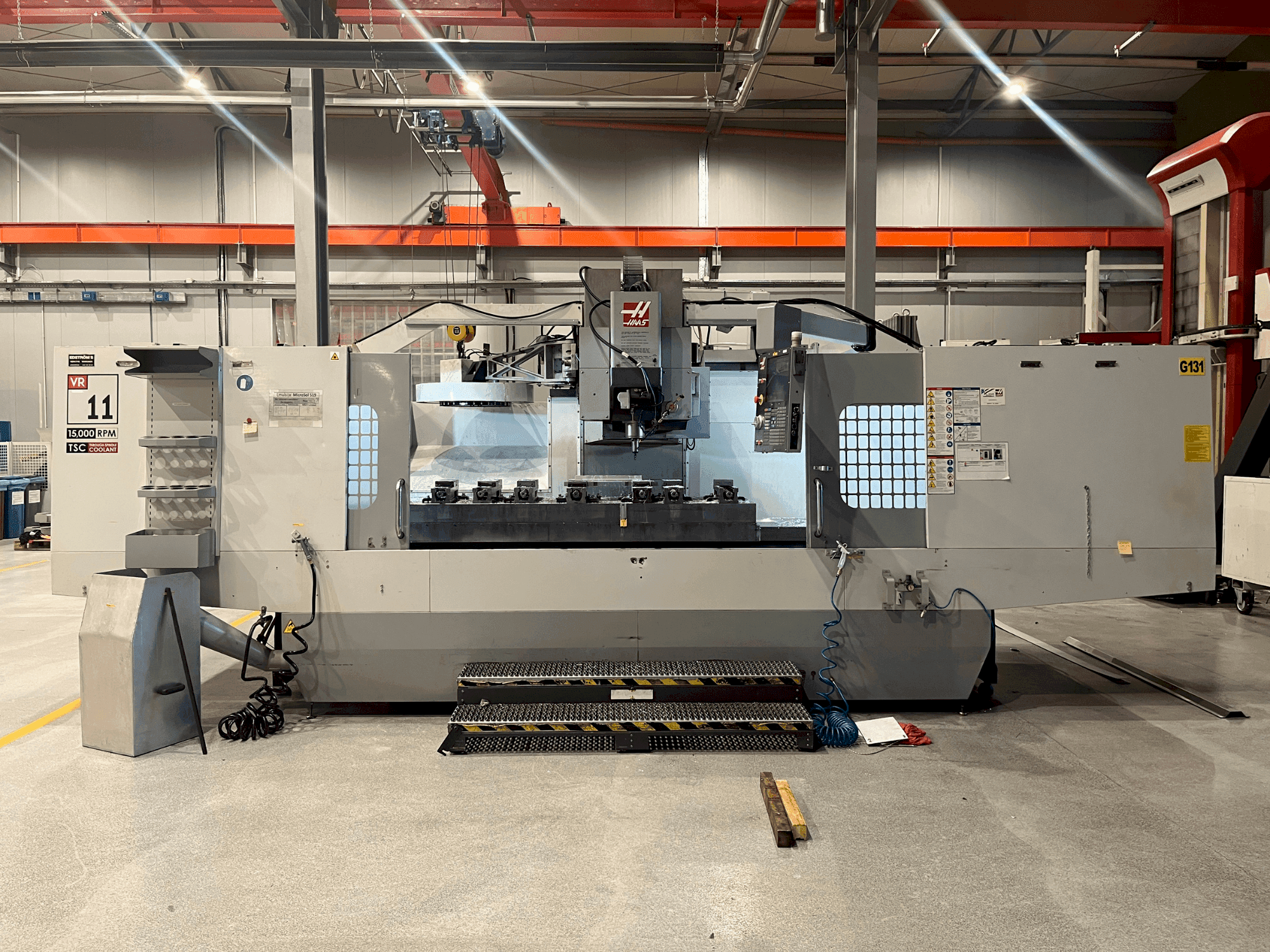 Vue de face de la machine HAAS VR-11B