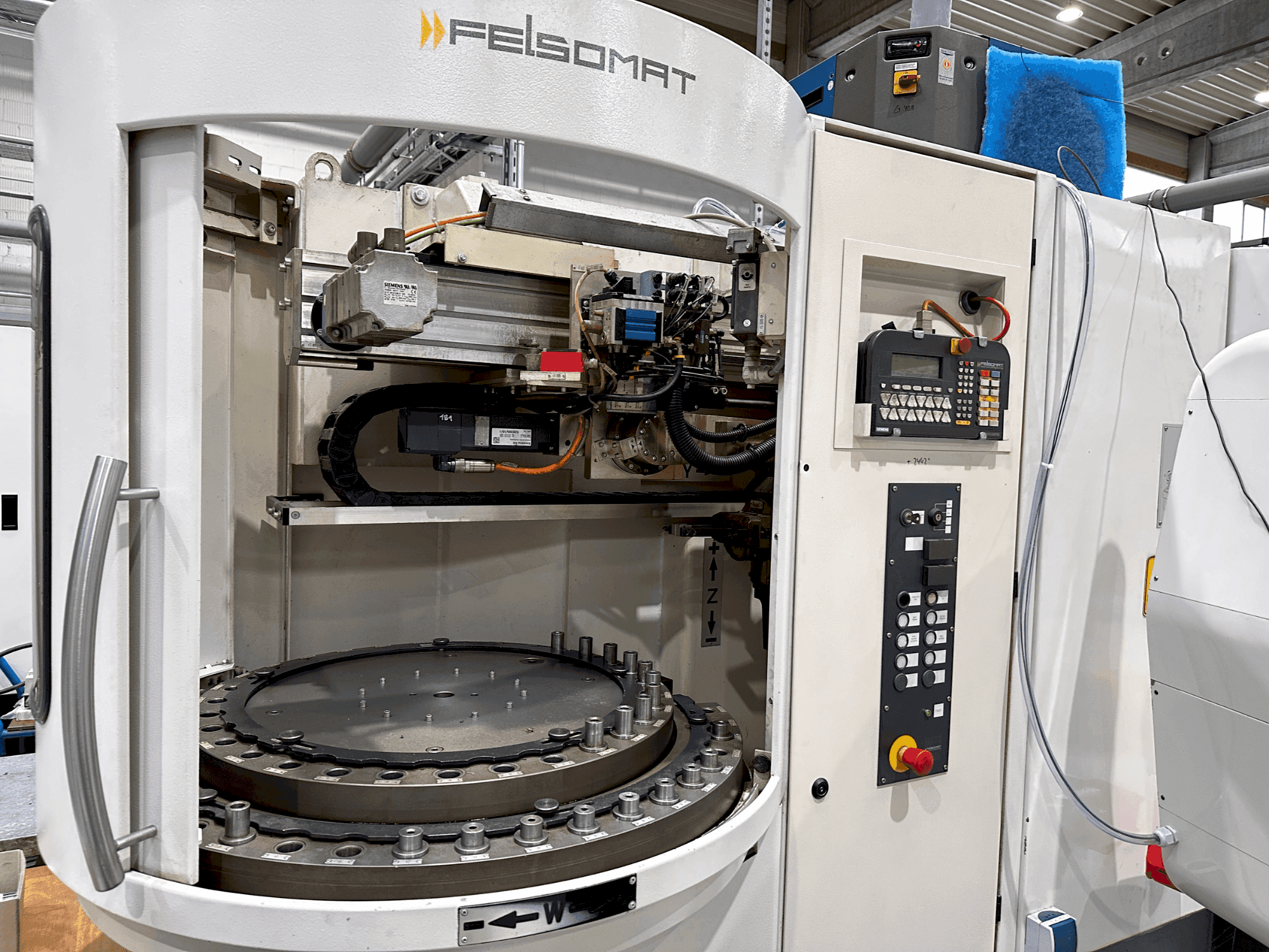 Vue de face de la machine SAACKE UWIID