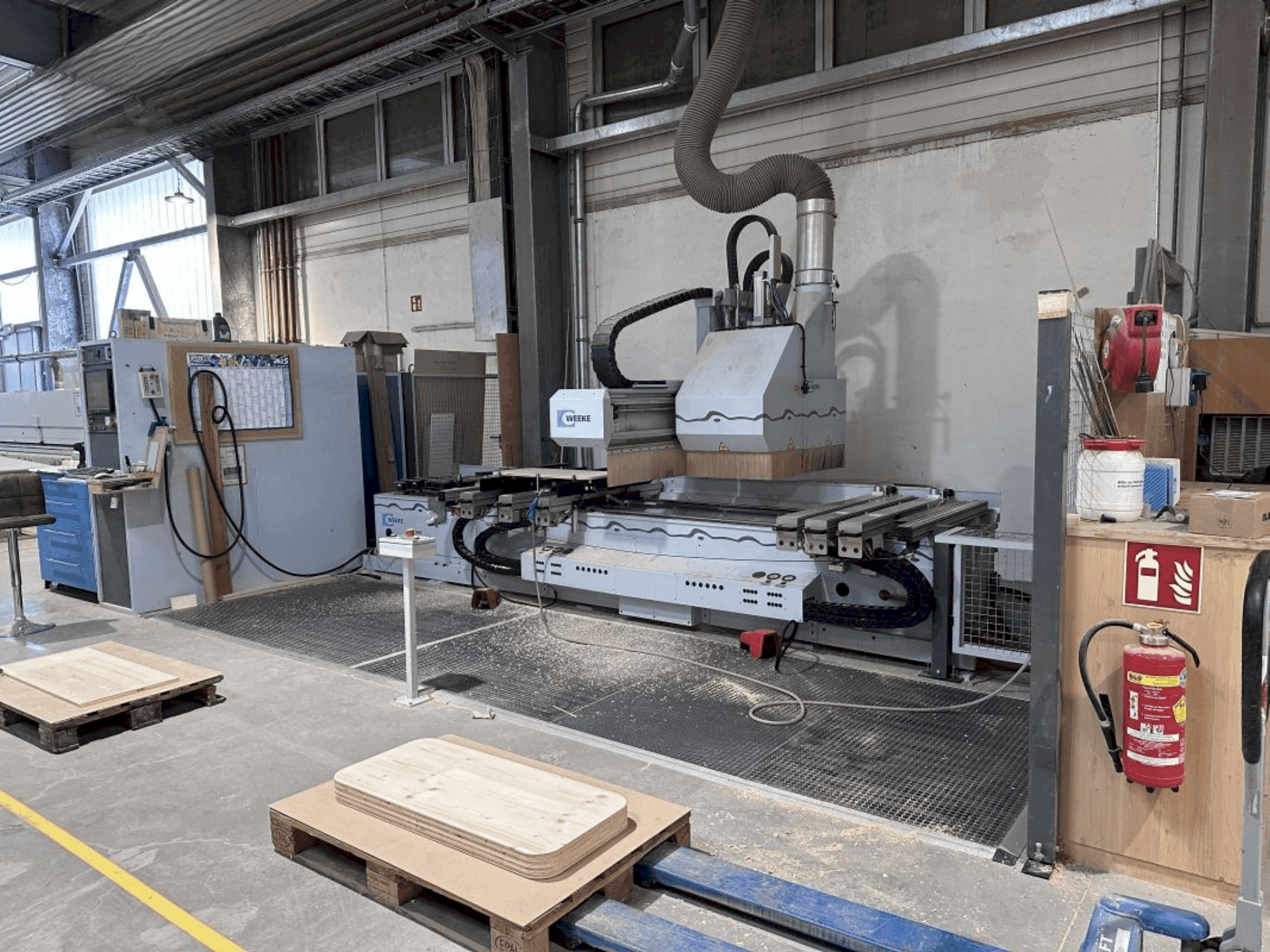 Vue de face de la machine Weeke OPTIMAT BHC 550