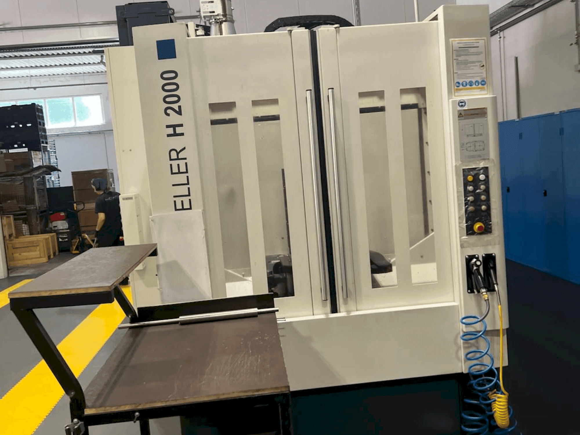 Vue de face de la machine HELLER H2000