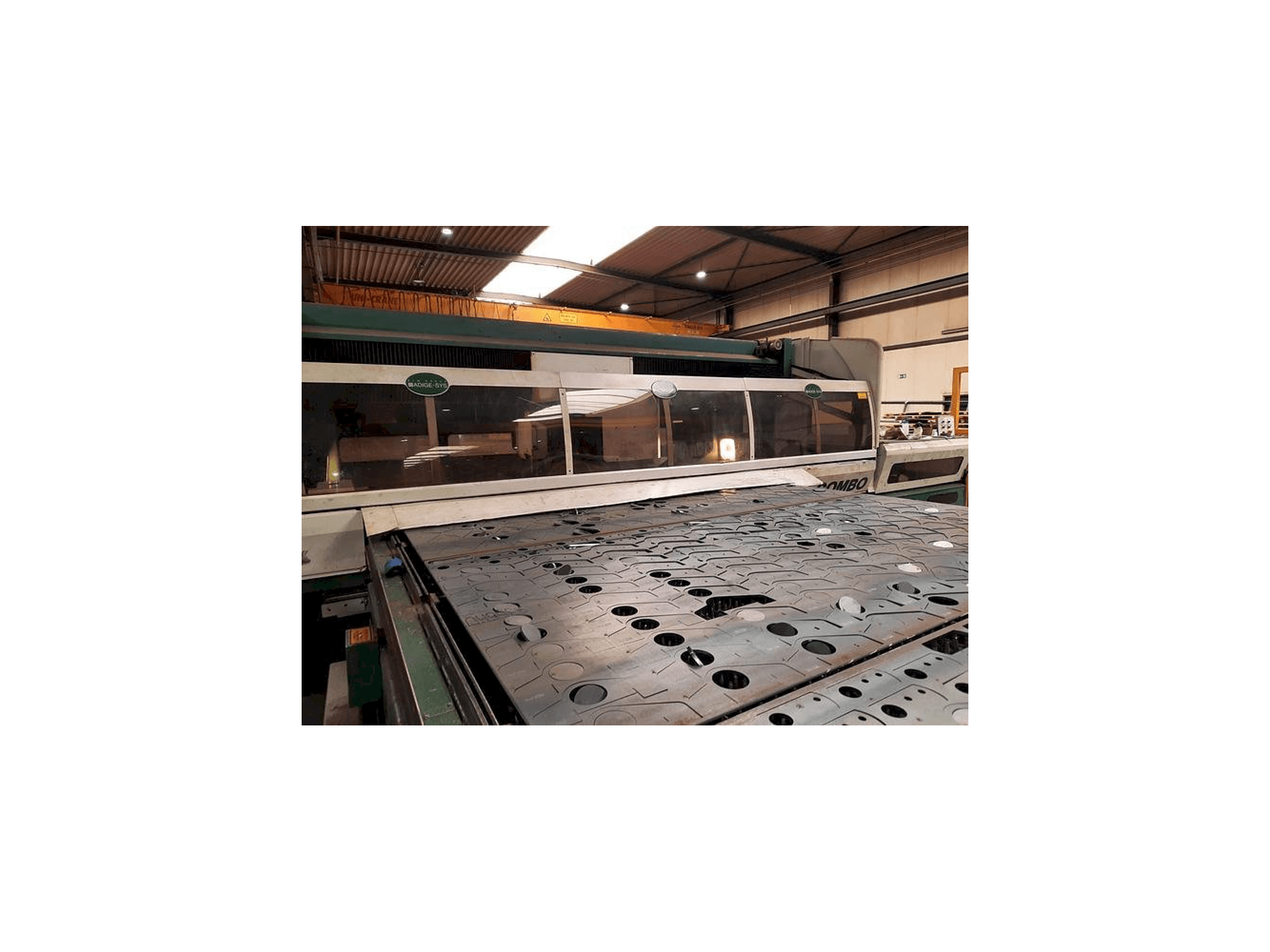 Vue de face de la machine ADIGE SYS LT COMBO