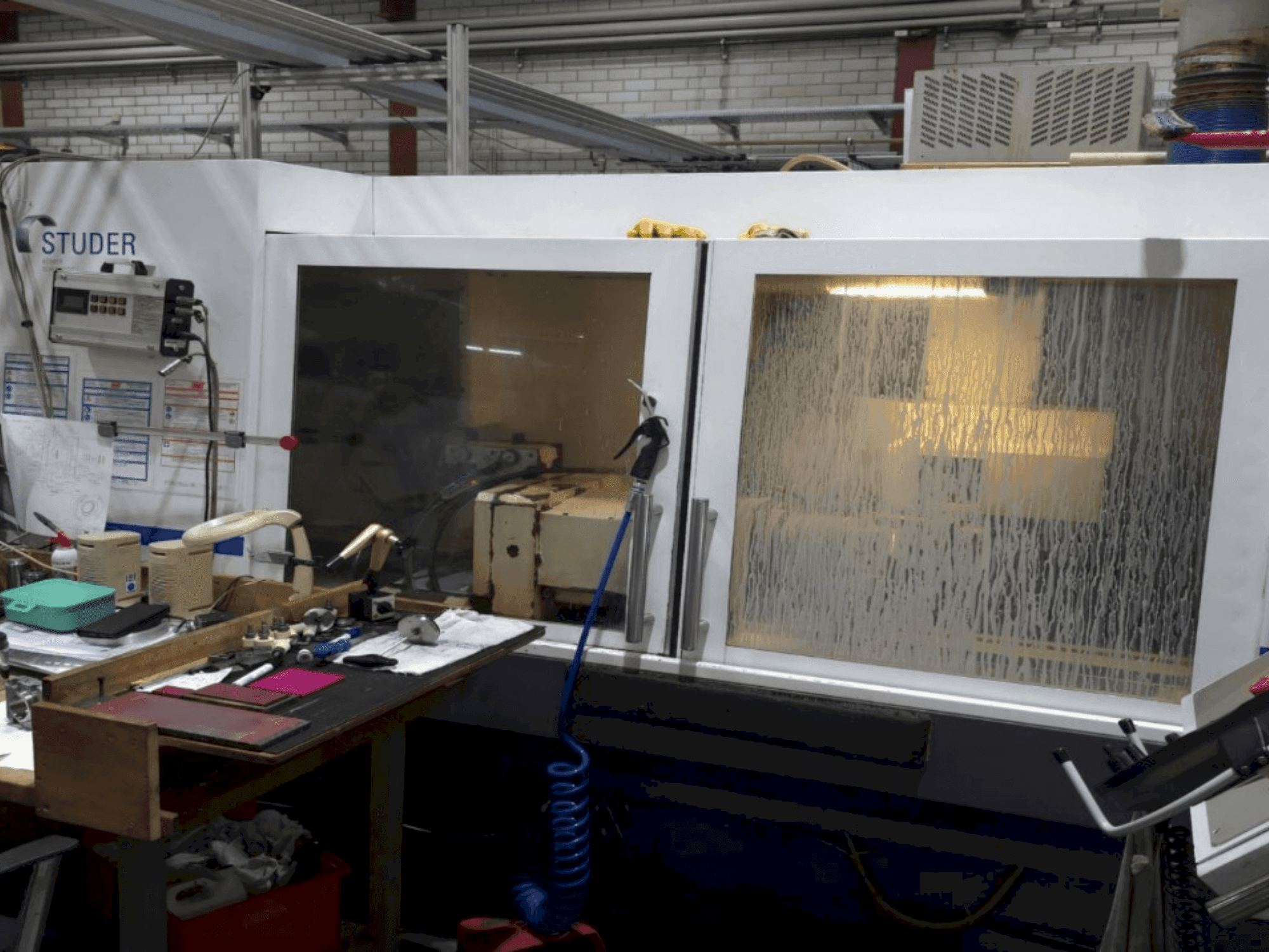 Vue de face de la machine STUDER S31