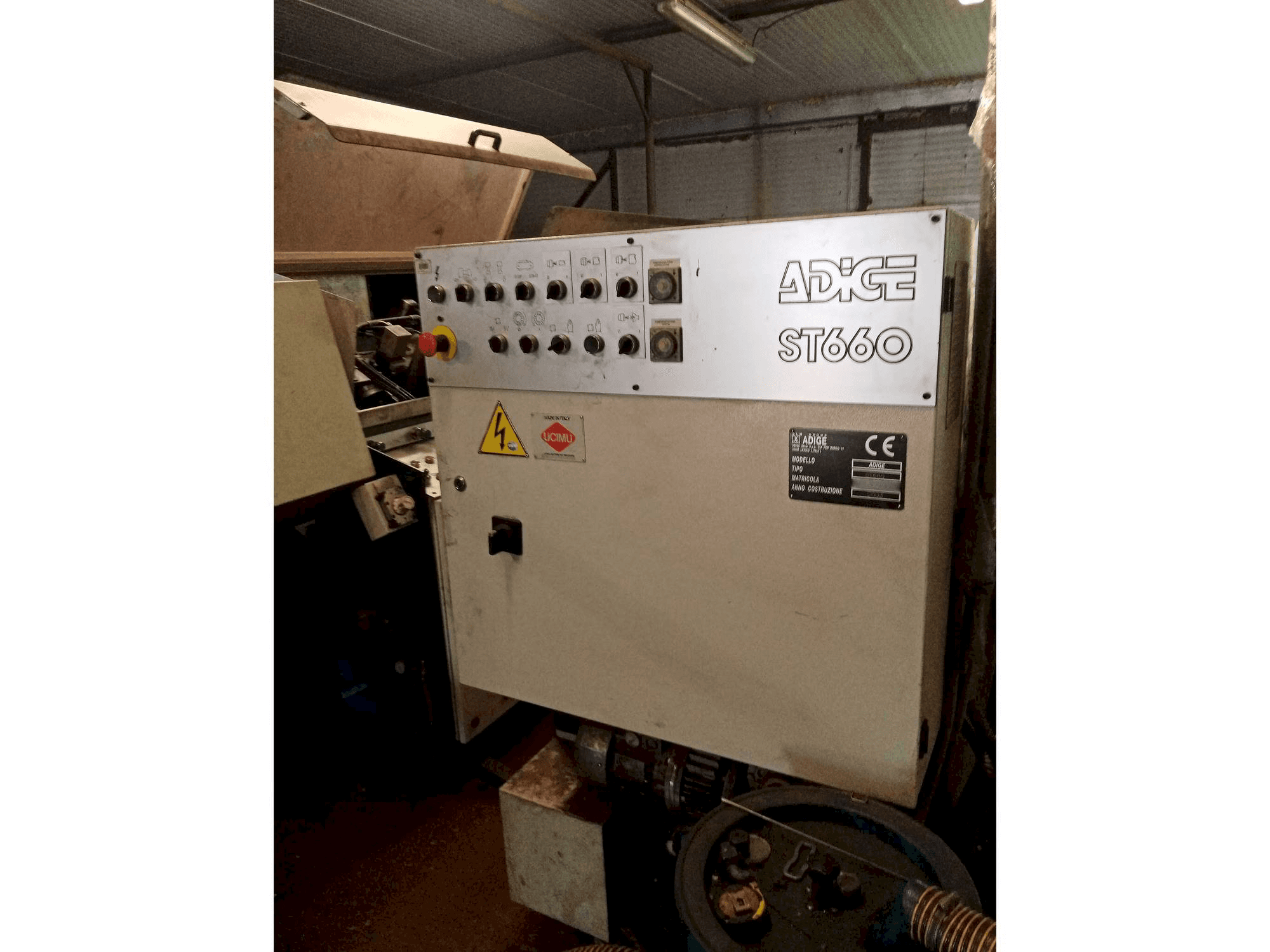 Vue de face de la machine ADIGE TT640 ST660