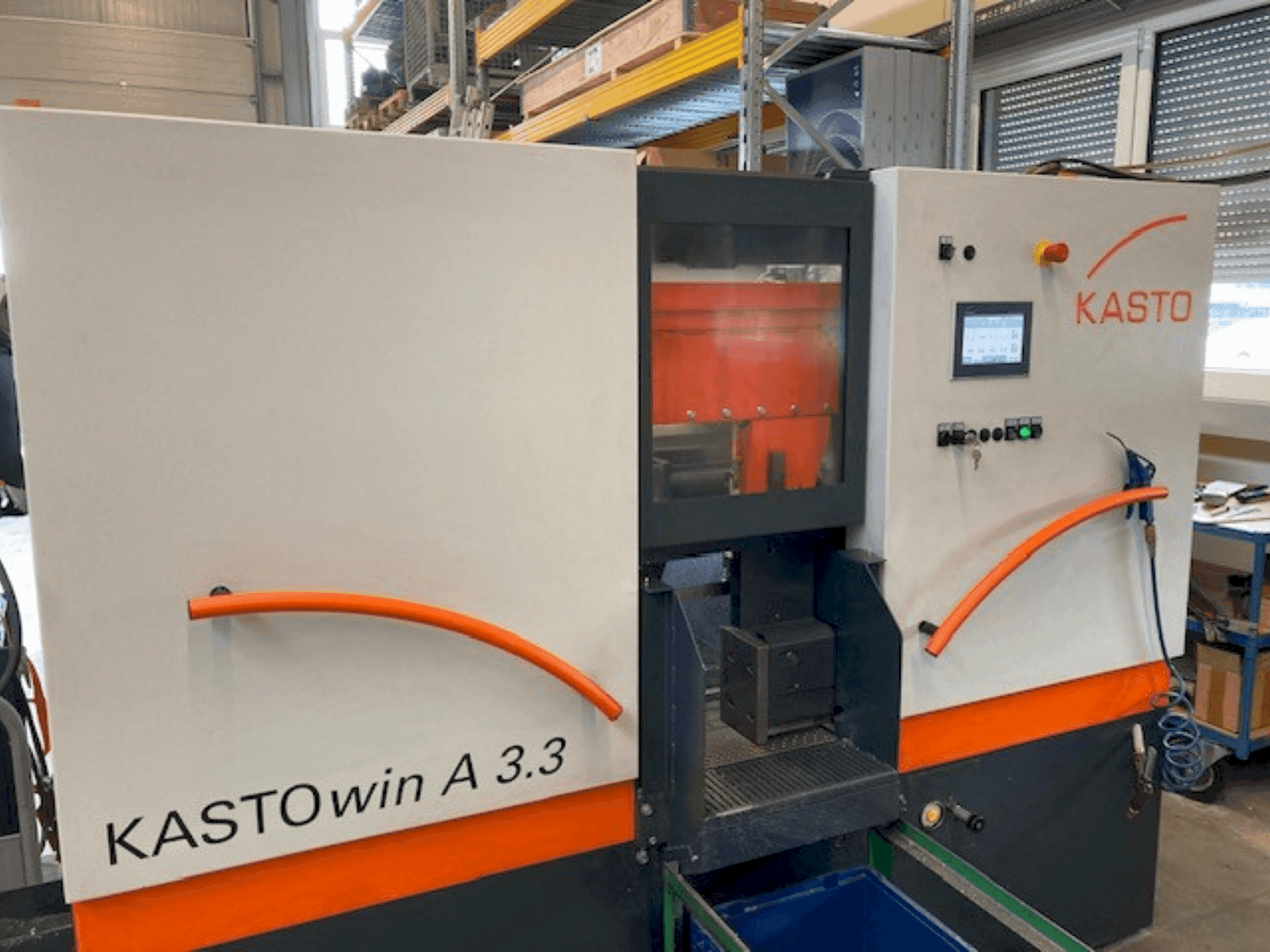 Vue de face de la machine KASTO Win A 3.3