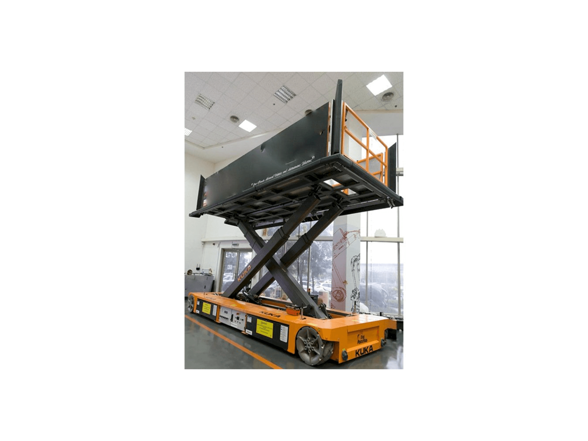 Front view of KUKA KoM TL-3 E575 1000 machine