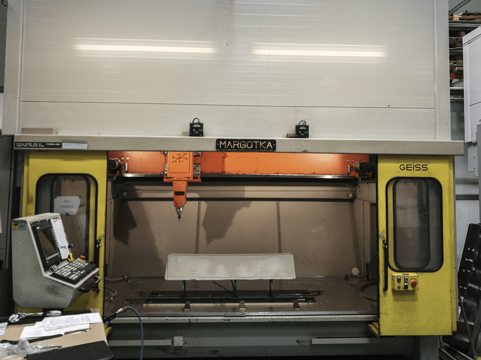 Front view of GEISS FZ 2000x1000 Machine