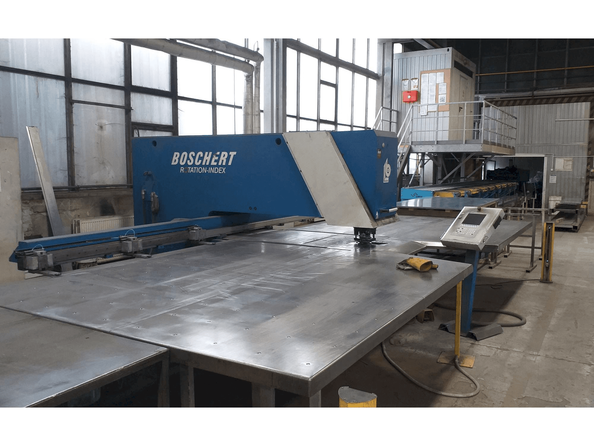 Vue de face de la machine Boschert Ecco Line Compact CNC32060