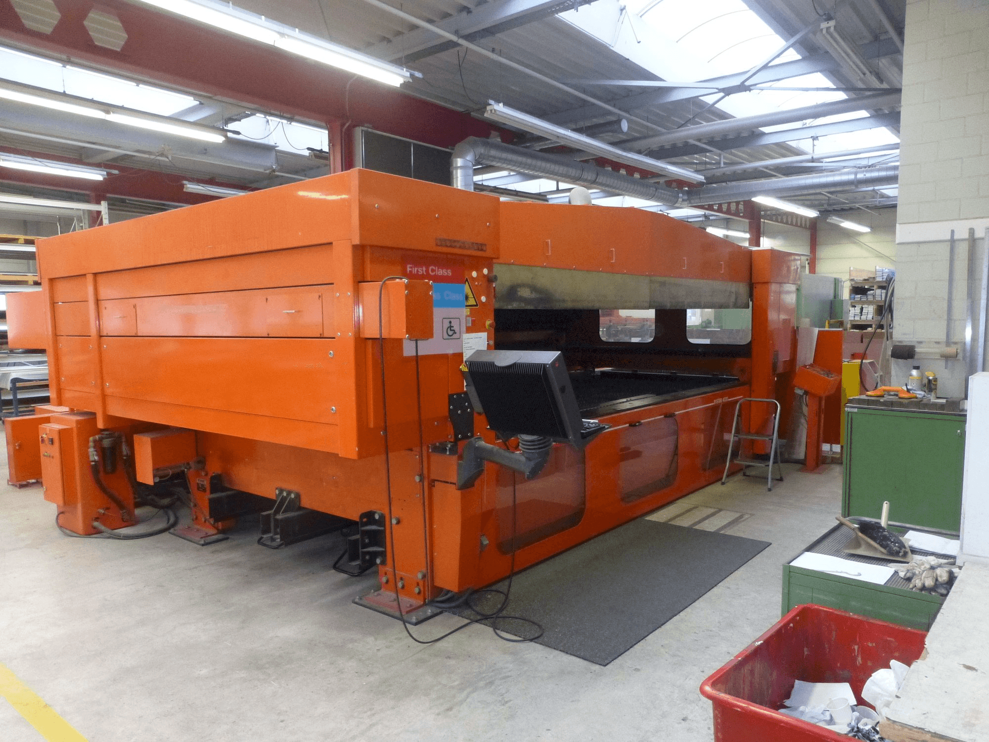 Front view of Bystronic BYSTAR 4020 machine