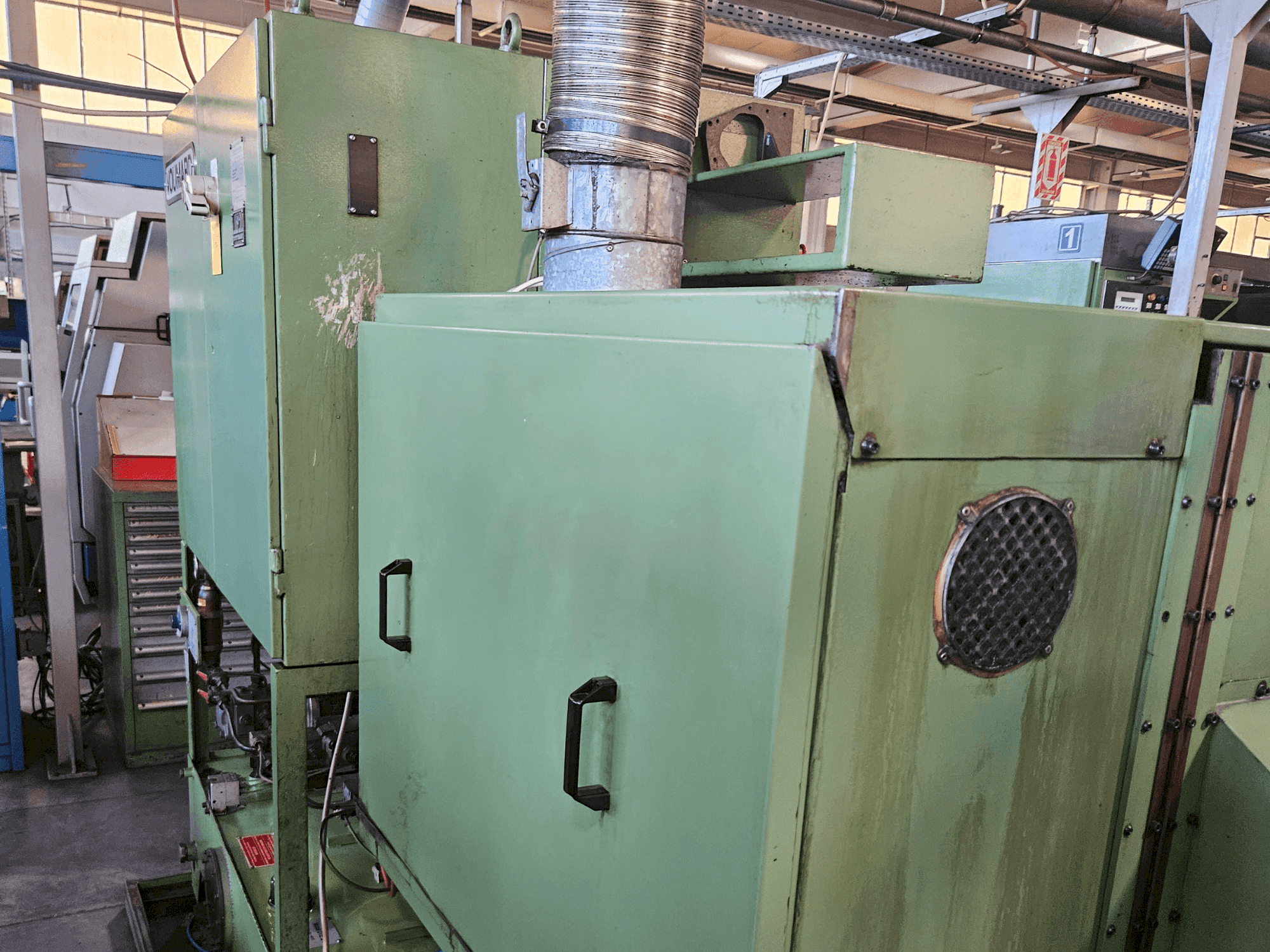 Vue de face de la machine VOUMARD 203 C 31