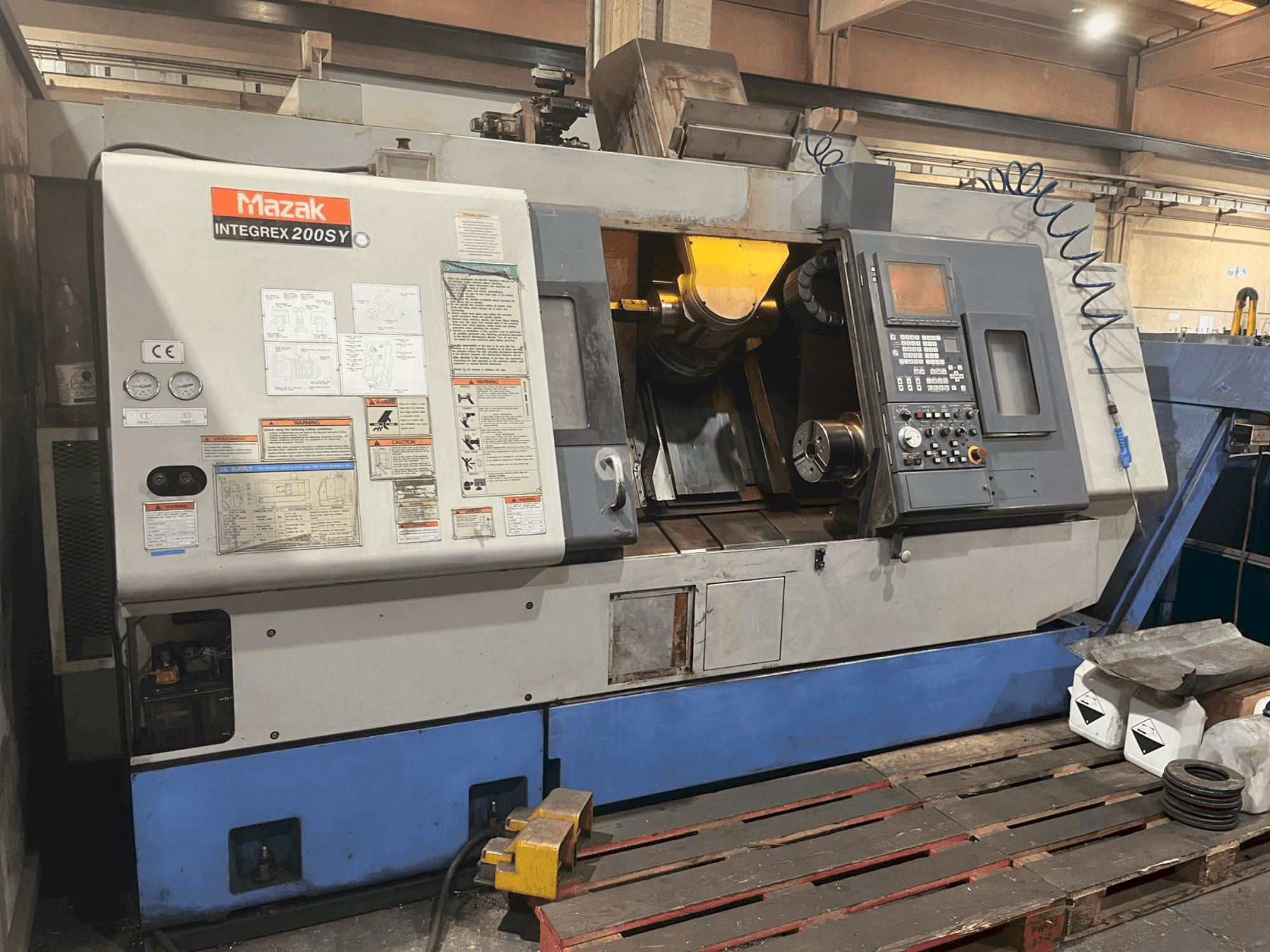 Vue de face de la machine Mazak INTEGREX 200 SY
