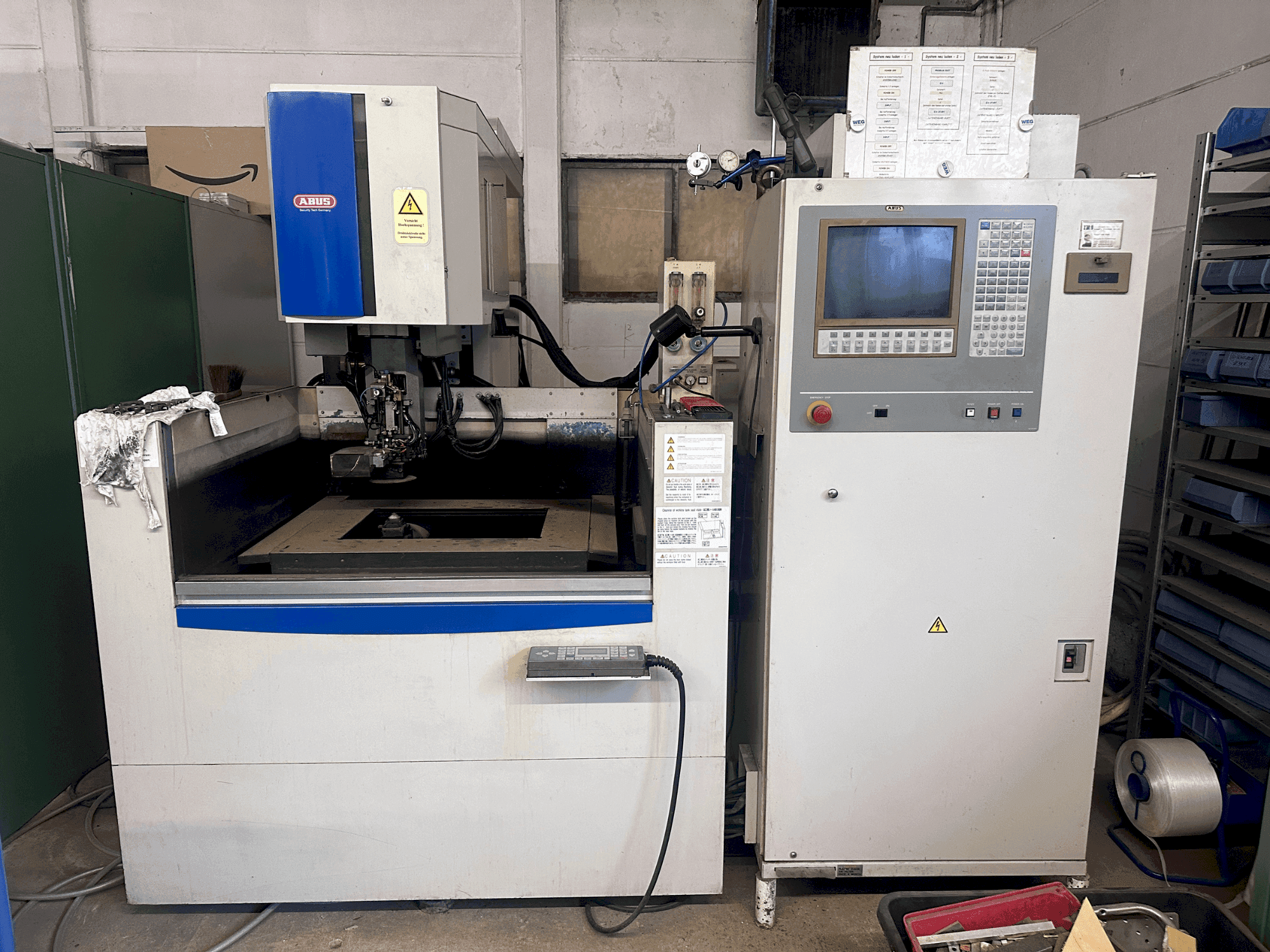 Vue de face de la machine Mitsubishi FX20K