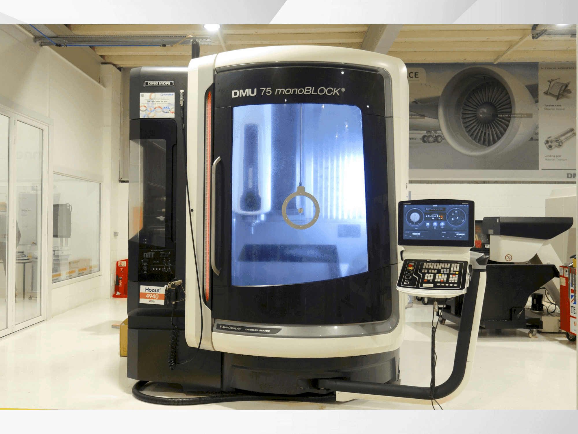 Vue de face de la machine DMG MORI DMU 75 Monoblock
