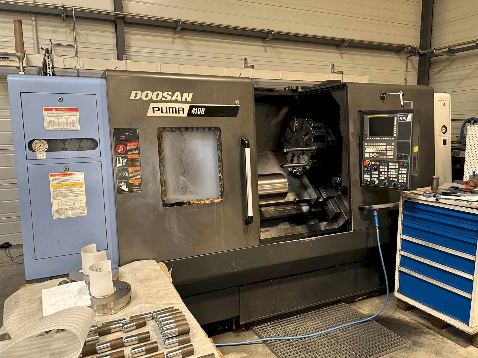Vue de face de la machine DOOSAN PUMA 4100B