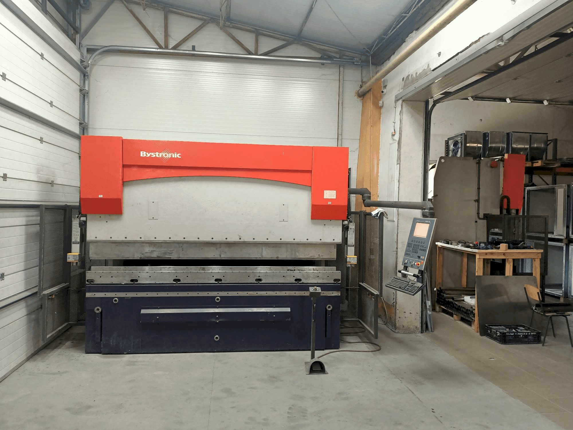 Vue de face de la machine Bystronic PR100x3100