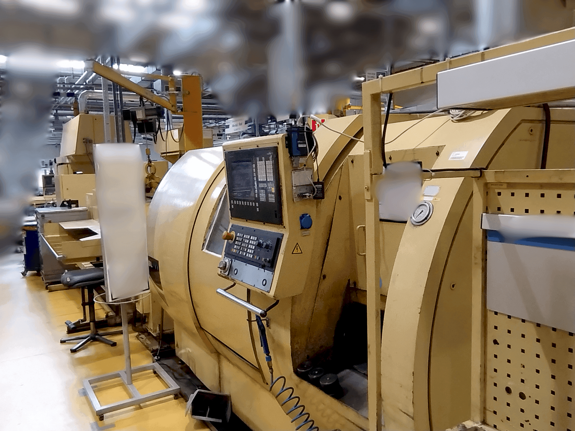 Vue de face de la machine TRENS SBL 500 CNC