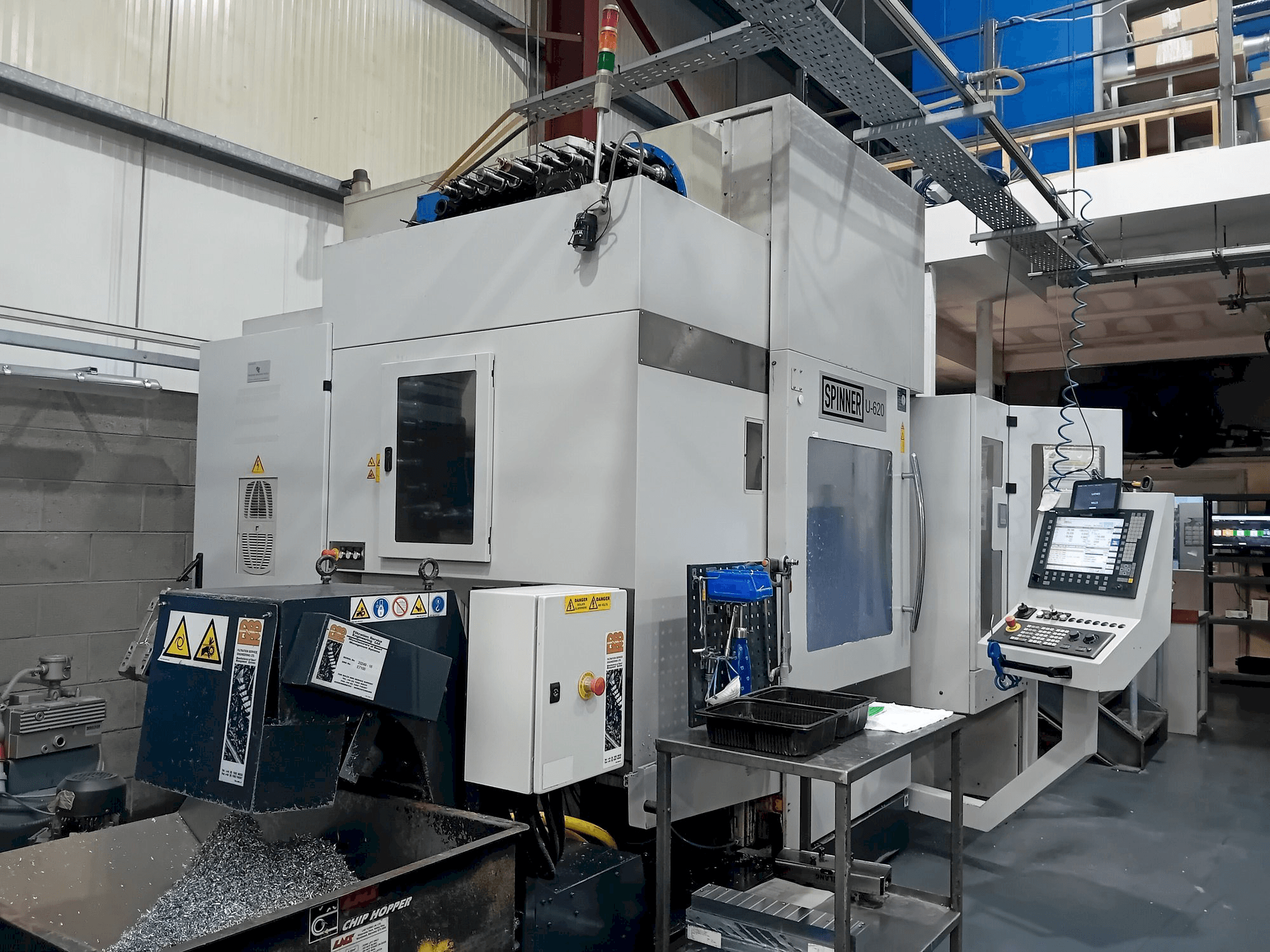 Vue de face de la machine SPINNER U5-620