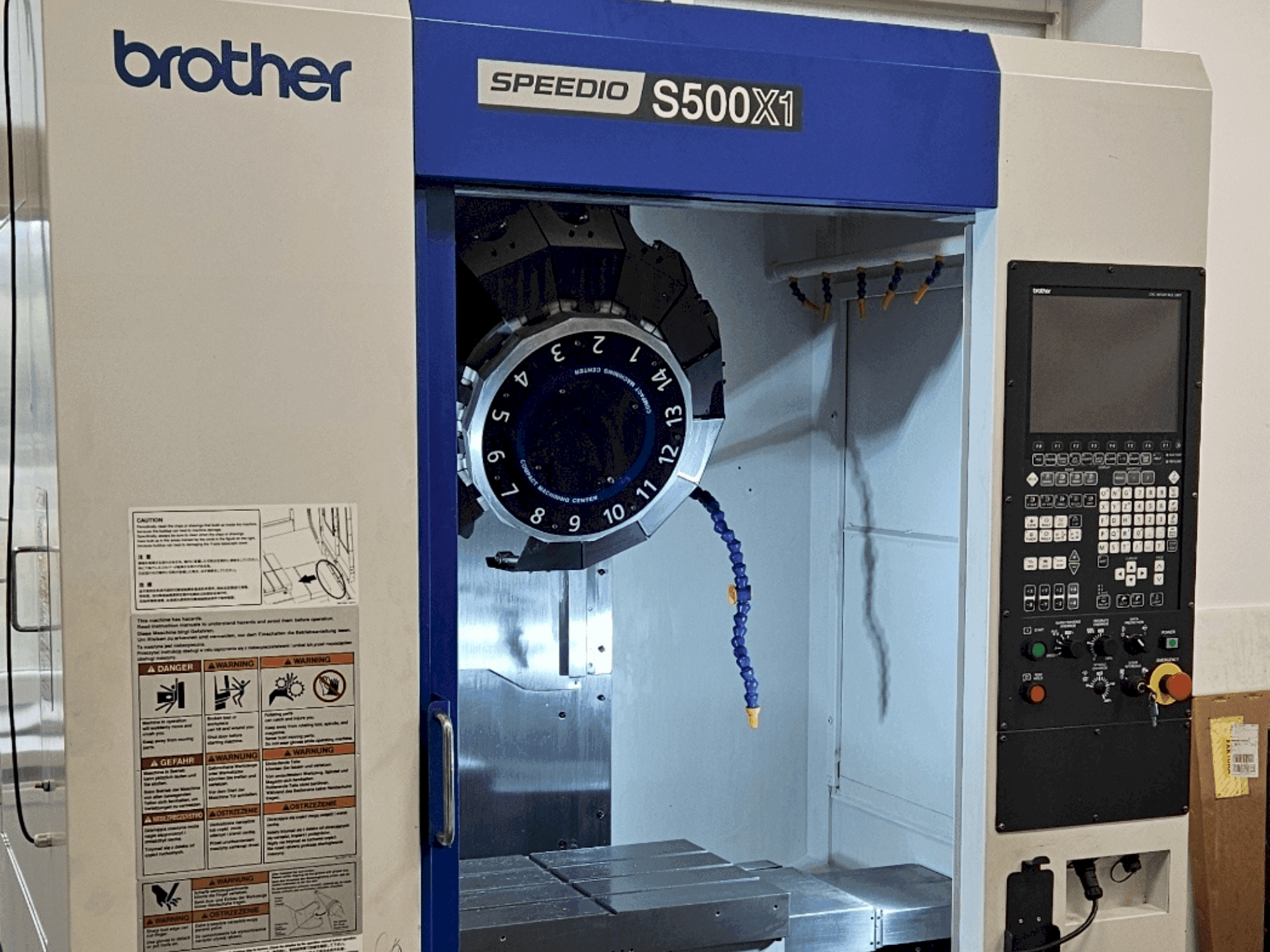 Vue de face de la machine Brother Speedio S500X1