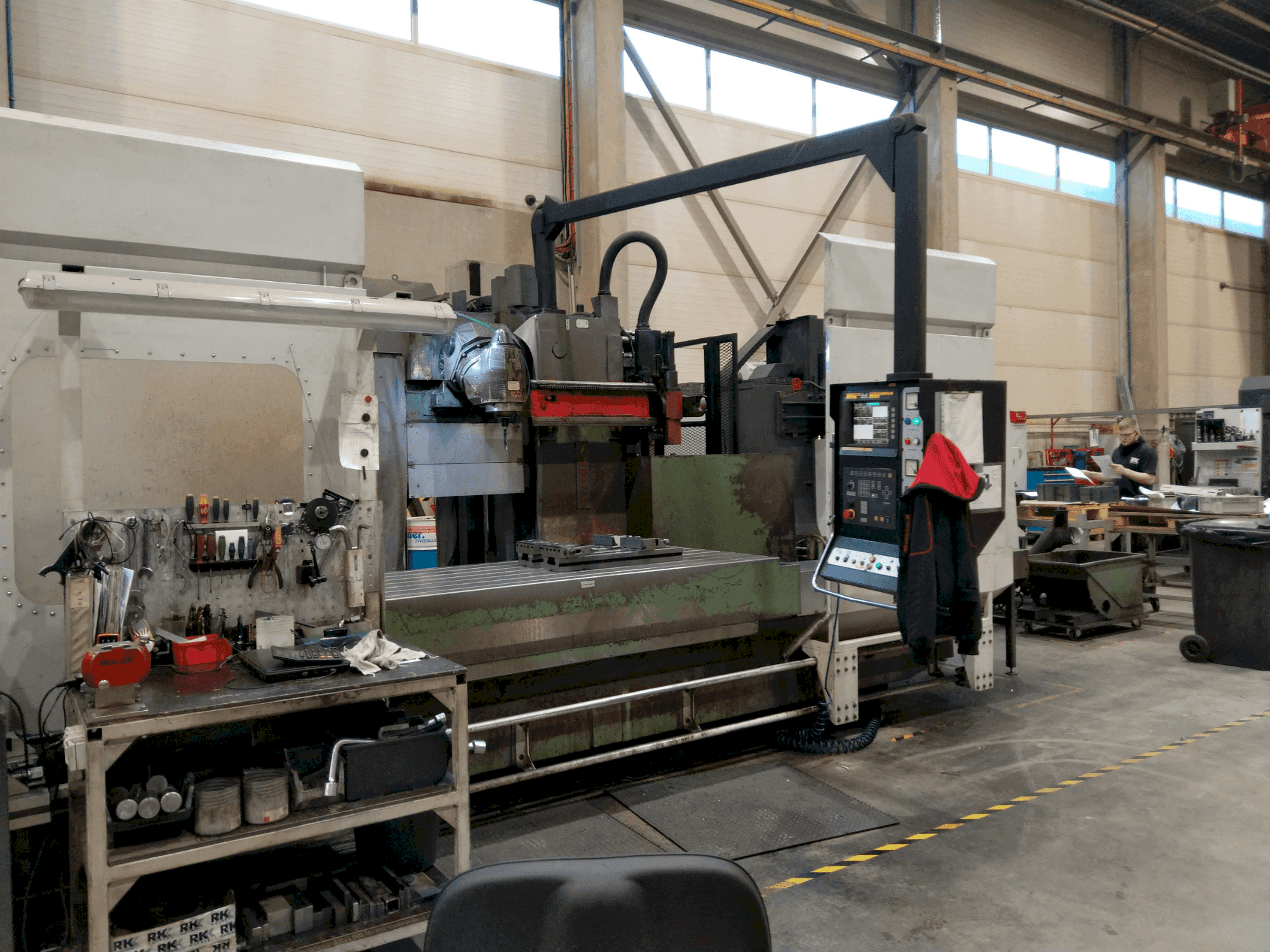 Vue de face de la machine Zayer 20 KFU