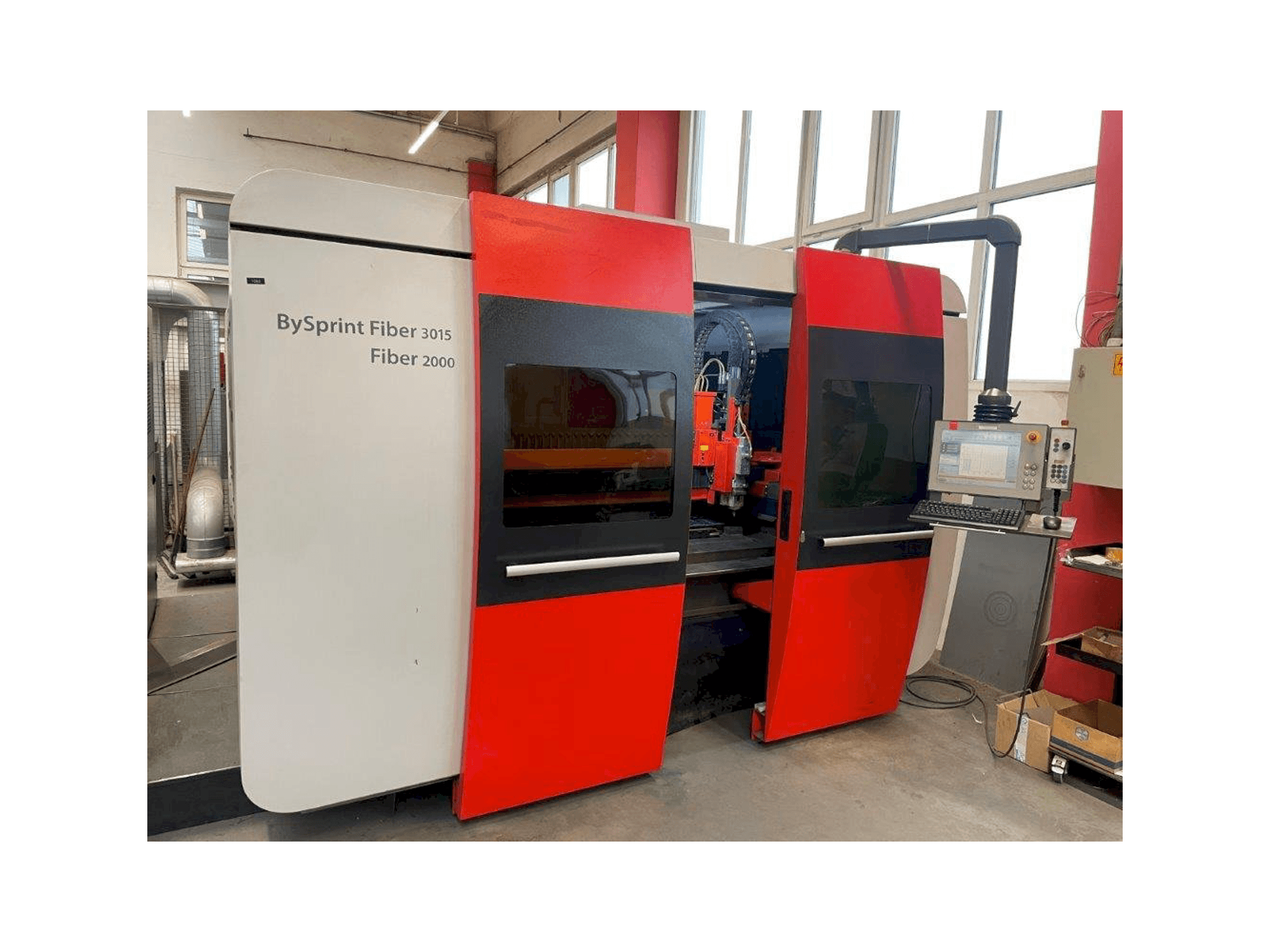 Vue latérale gauche de la machine Bystronic BySprint Fiber 3015