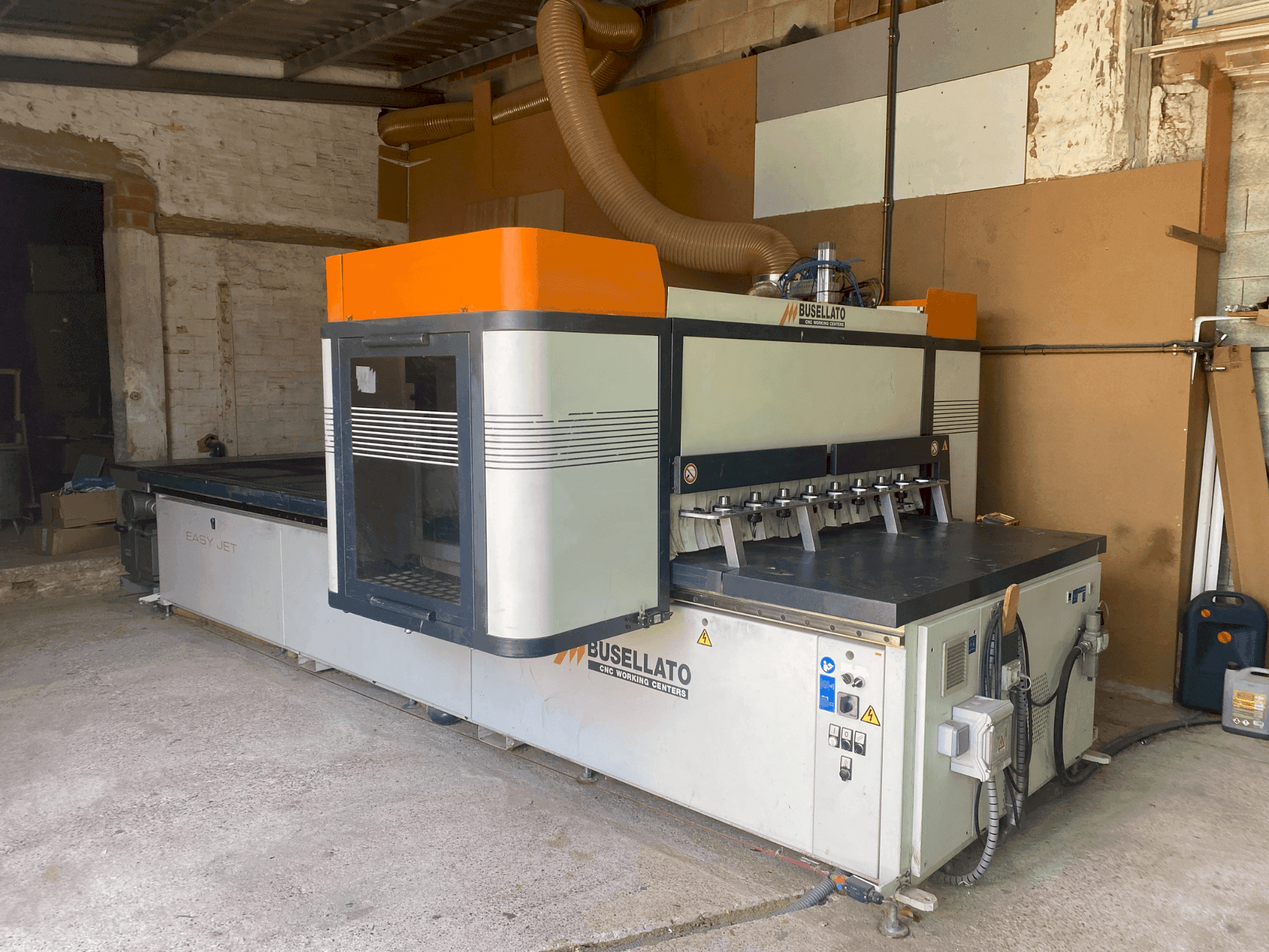 Vue de face de la machine BUSELLATO easyjet 5.12