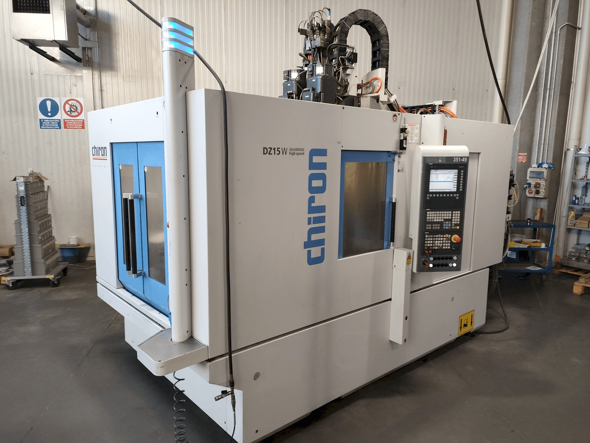 Vue de face de la machine CHIRON DZ15W MAGNUM HS