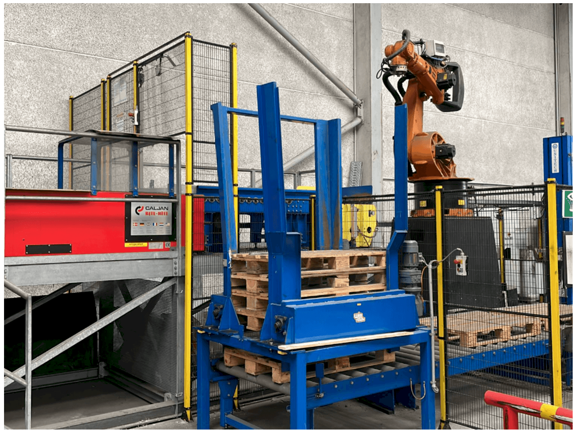 Vue de face de la machine KUKA 600260060