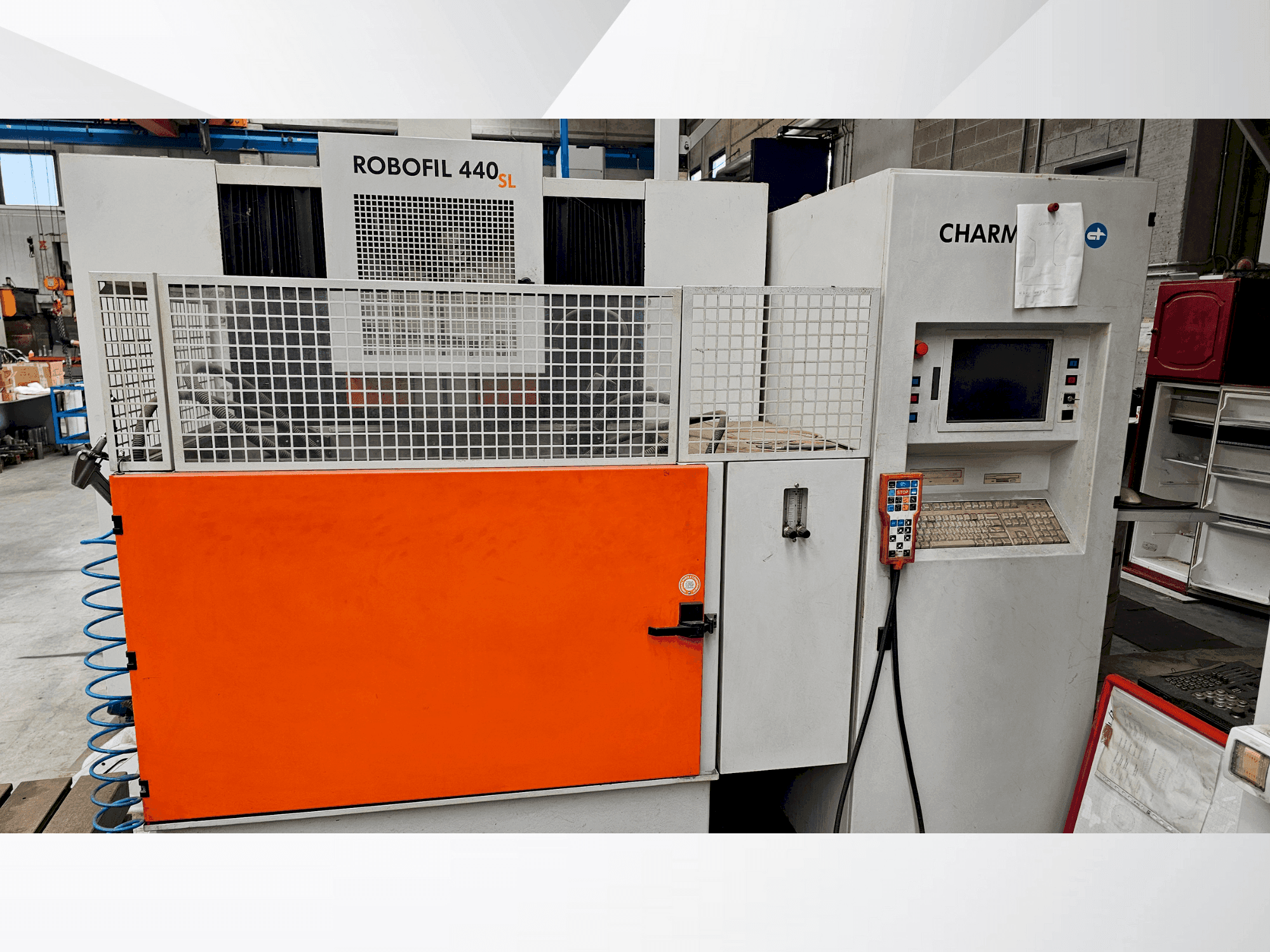 Vue de face de la machine CHARMILLES Robofil 440SL