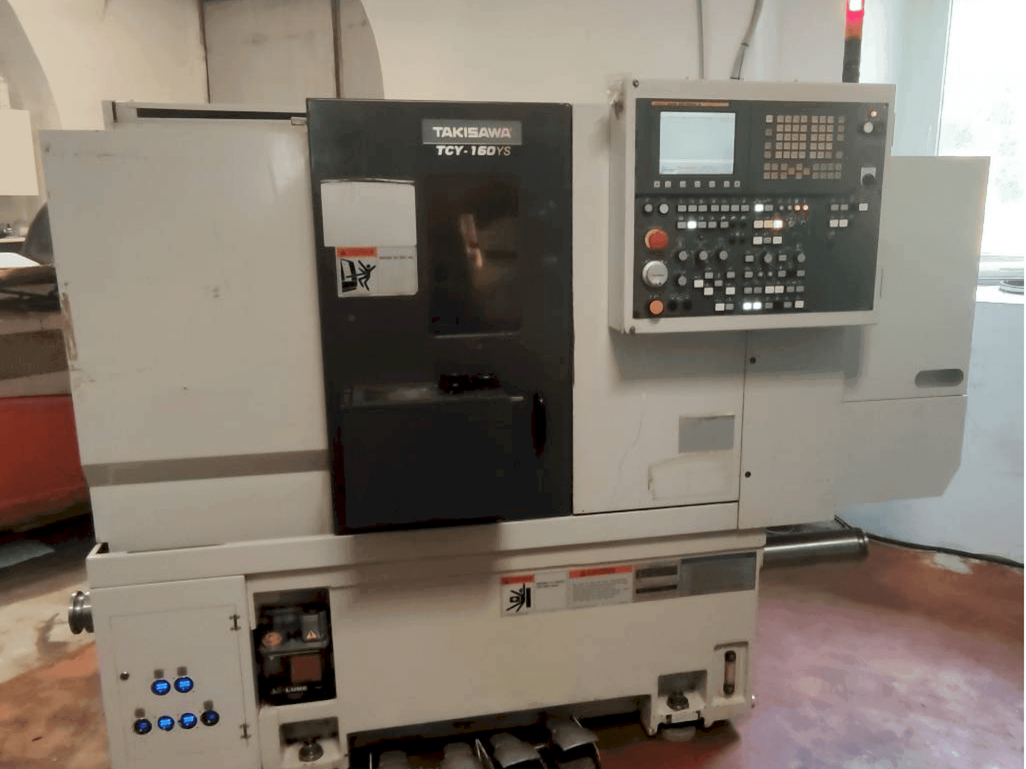 Vue de face de la machine Takisawa TCY-160YS L3