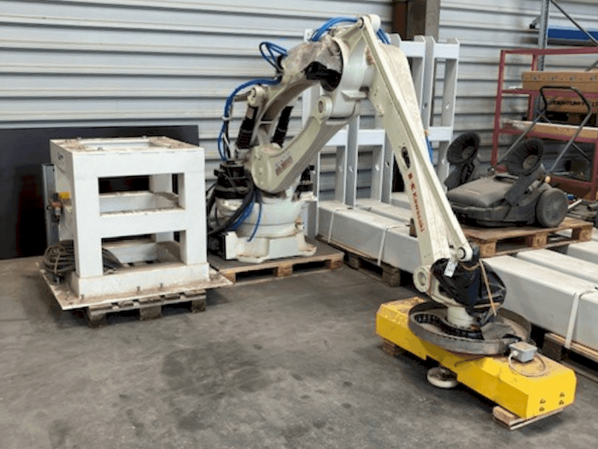 Vue de face de la machine Kawasaki 3CP180L-AC03 (2018)