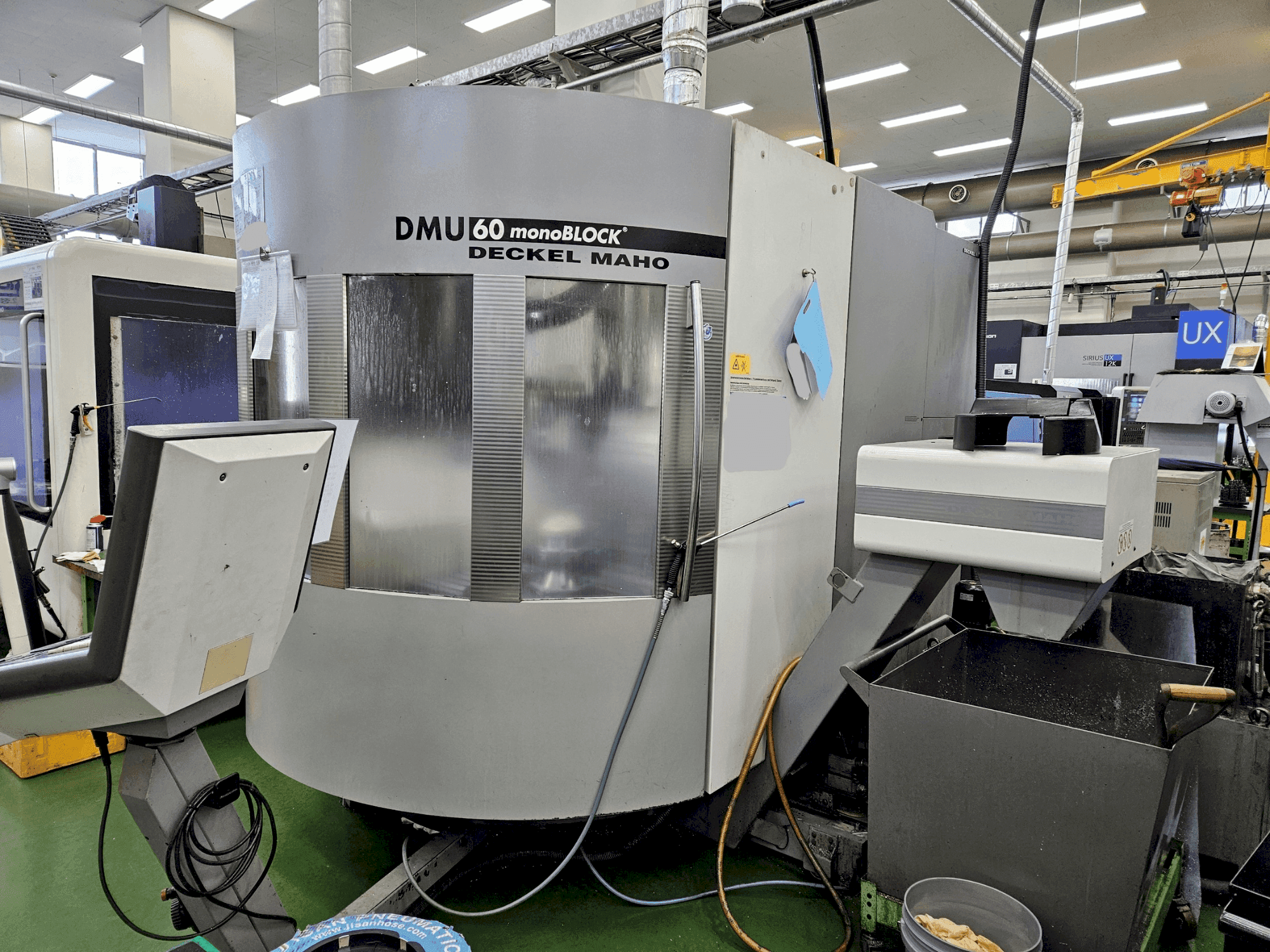 Vue de face de la machine DECKEL MAHO DMU 60 MonoBlock
