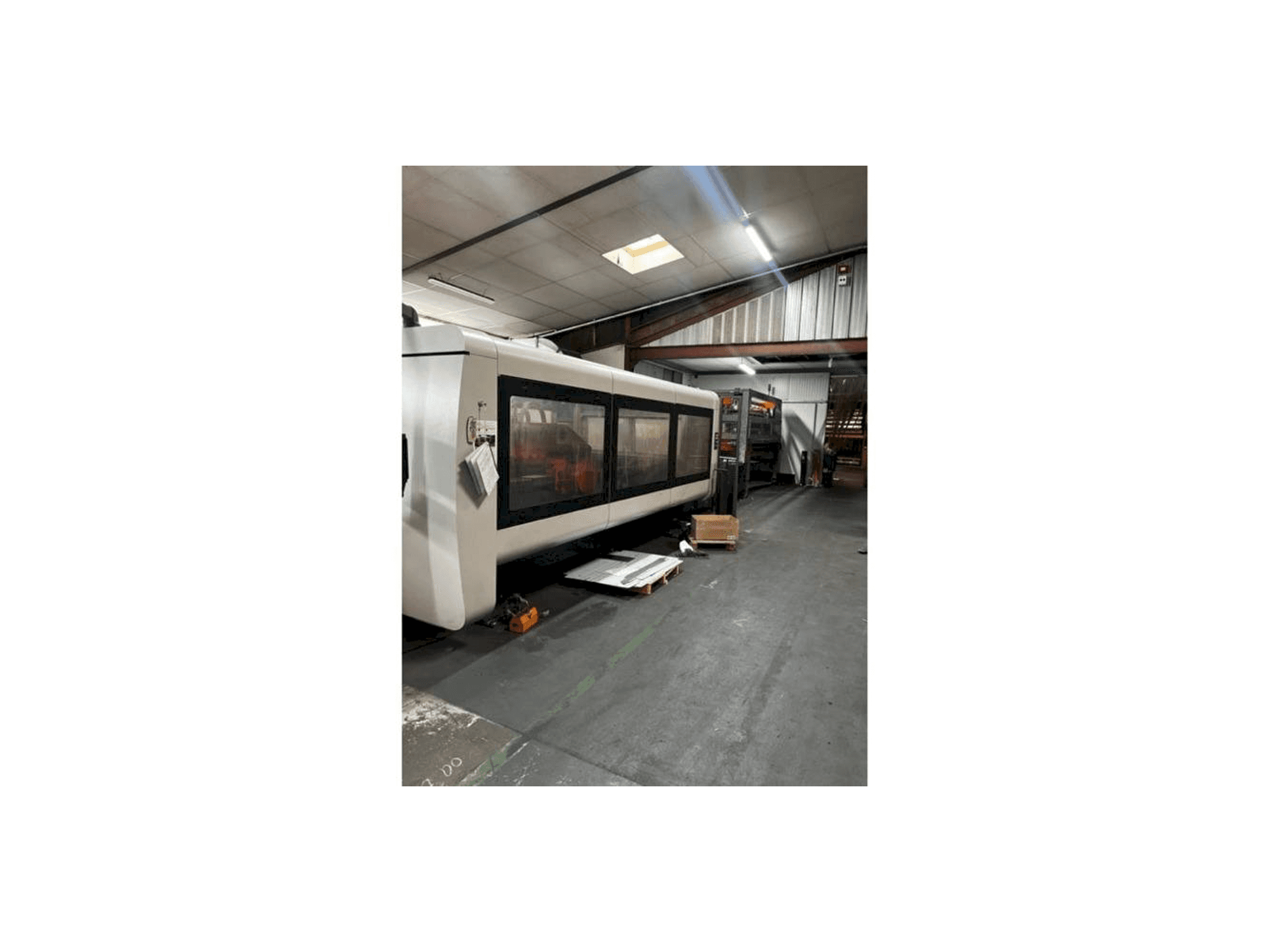 Vue de face de la machine Bystronic BySprint PRO 3015