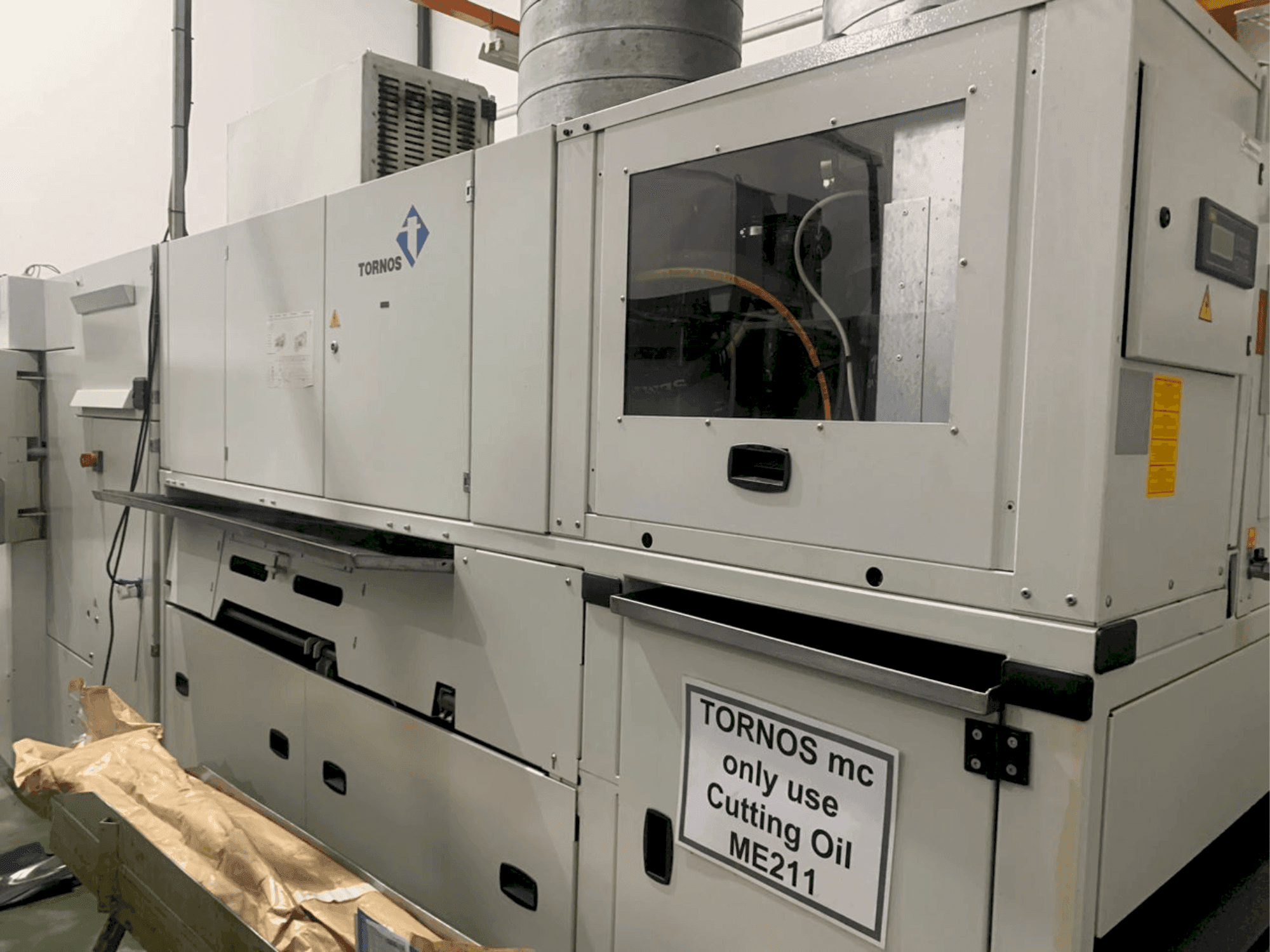 Vue de face de la machine TORNOS MultiSWiss 6x14