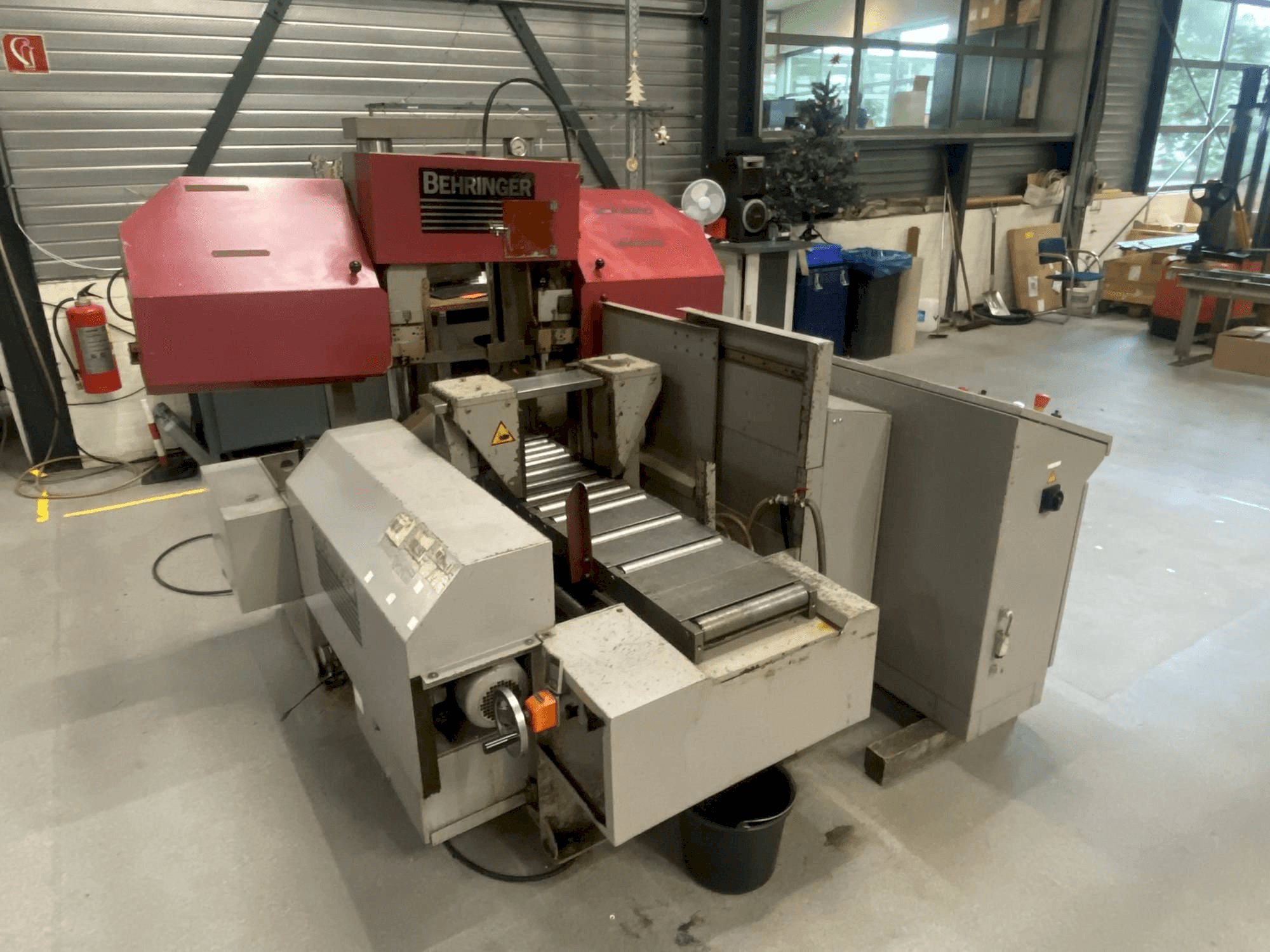 Vue de face de la machine Behringer HPB 303A