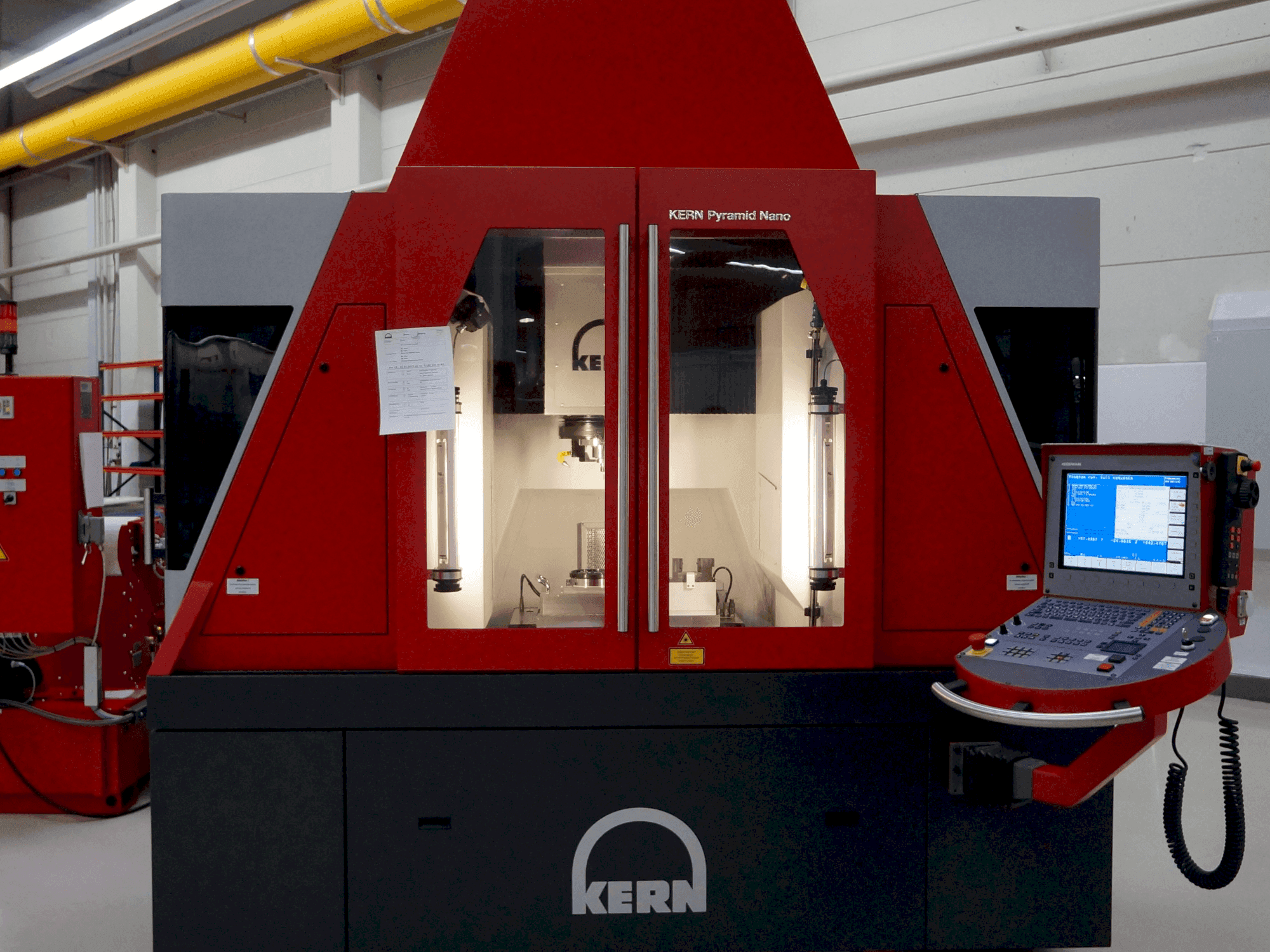 Vue de face de la machine KERN Pyramid Nano (2013)
