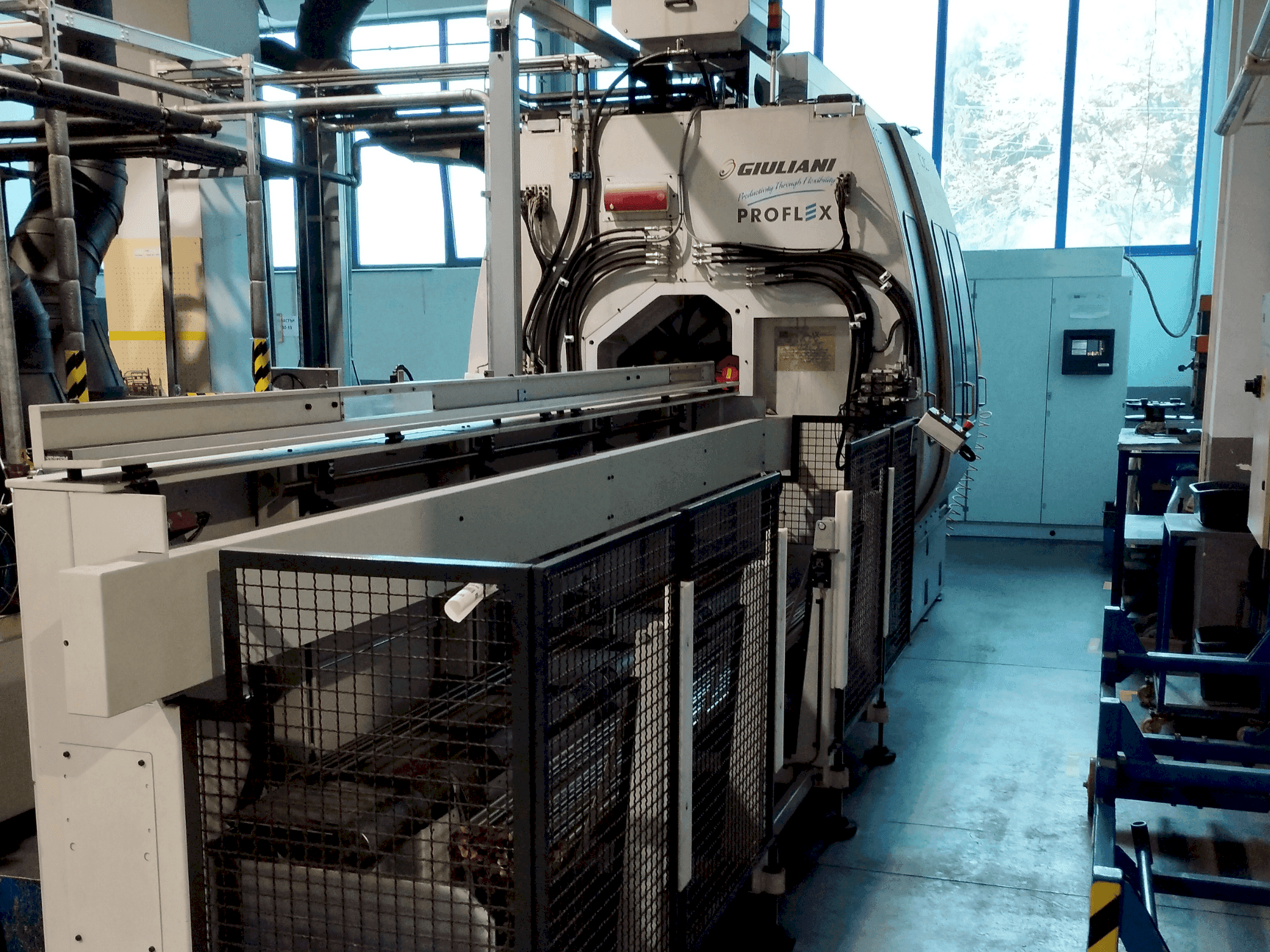 Vue de face de la machine GINDUMAC Proflex 5/7