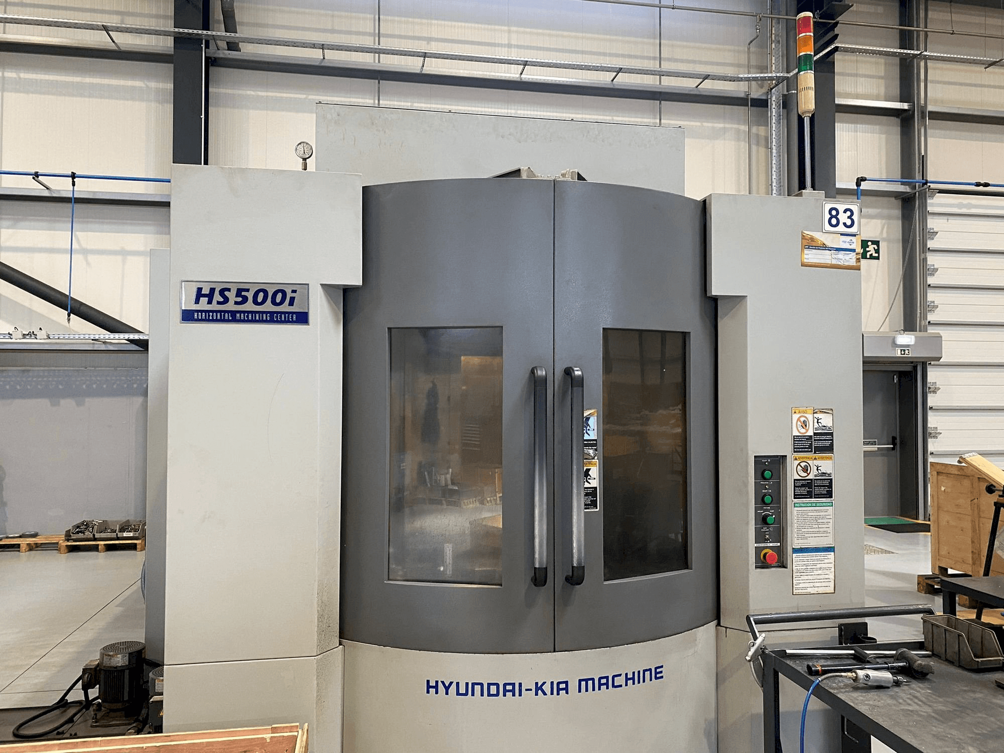 Vue de face de la machine Hyundai Kia HS500i