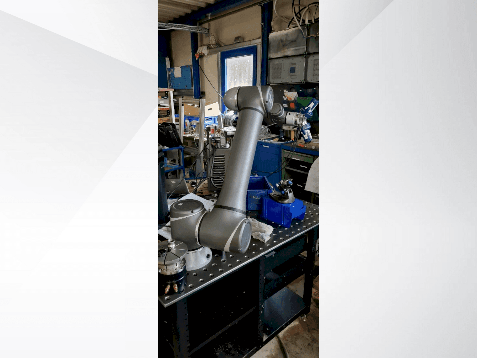 Vue de face de la machine OMRON TM12