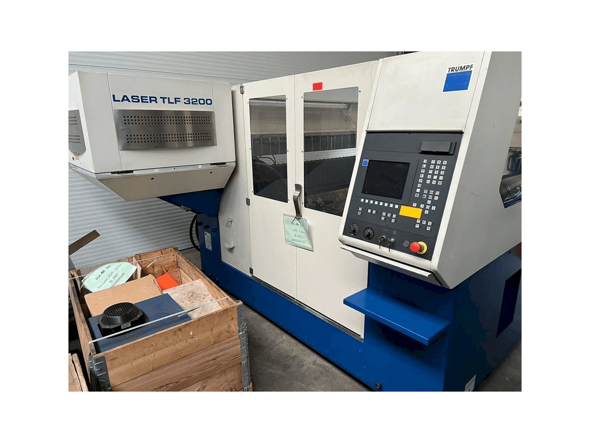 Vue de face de la machine Trumpf Trumatic L3030