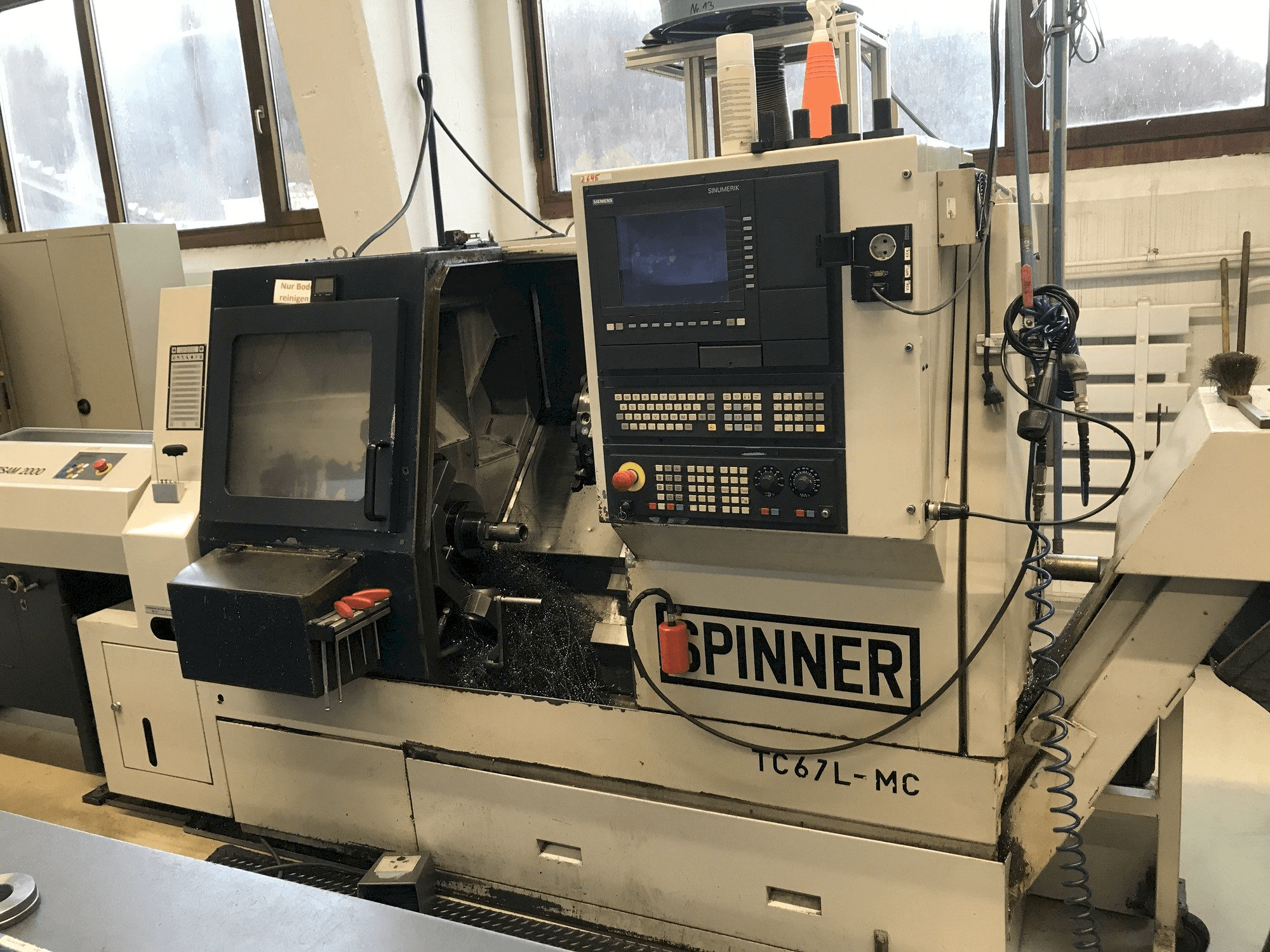 Vue de face de la machine SPINNER TC67L -MC