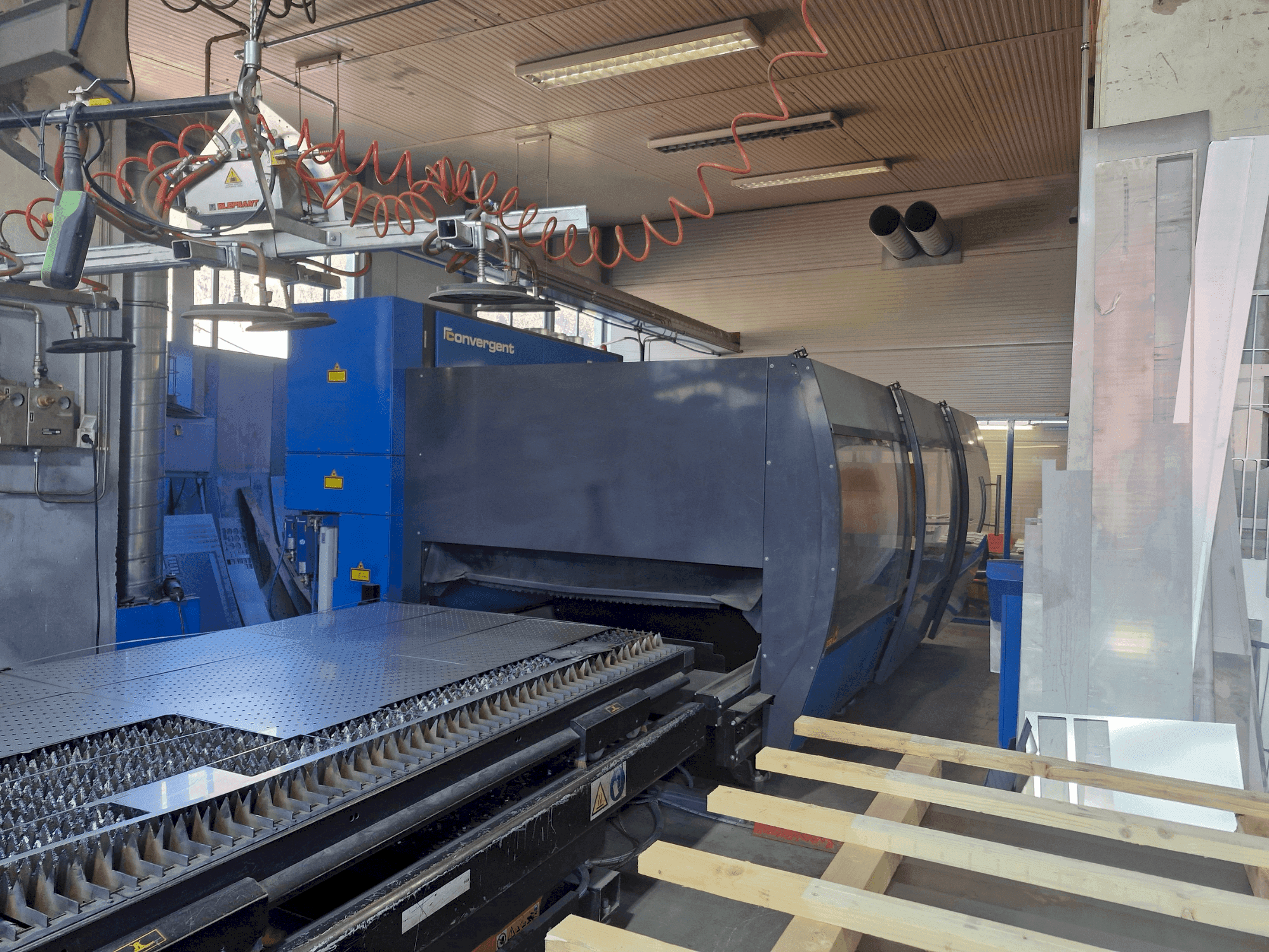 Vue de face de la machine Prima Power Platino 1530 (2017) (2017)